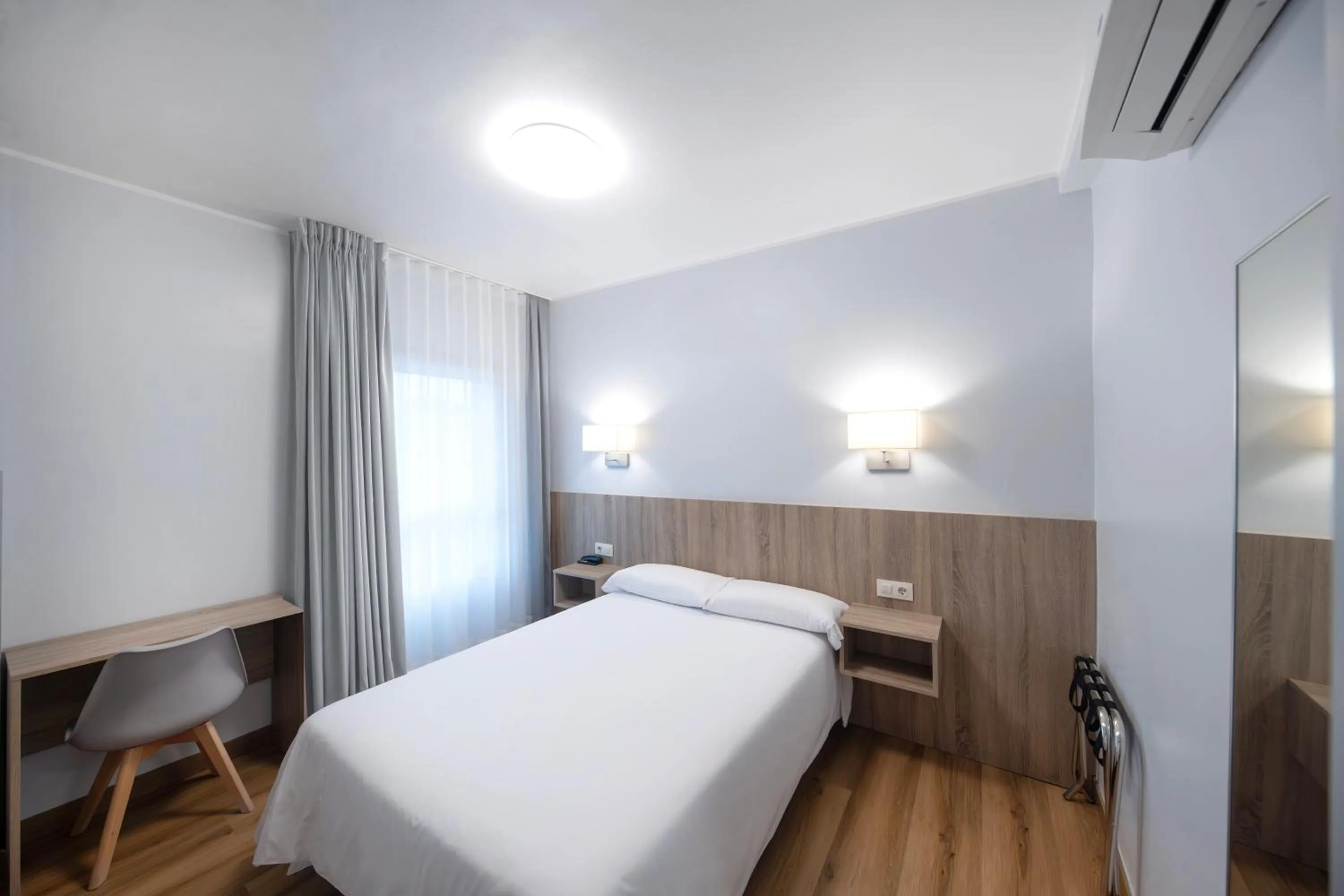 Economy Double Room in Hotel Pantón