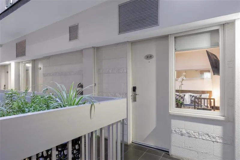 Mini Double Room in Great Southern Hotel Melbourne