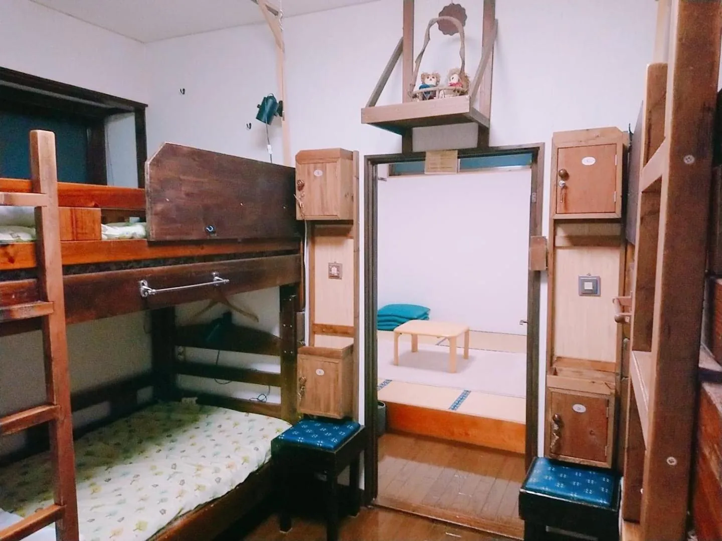 Bunk Bed in Male Dormitory Room  in Yufuin Country Road Youth Hostel