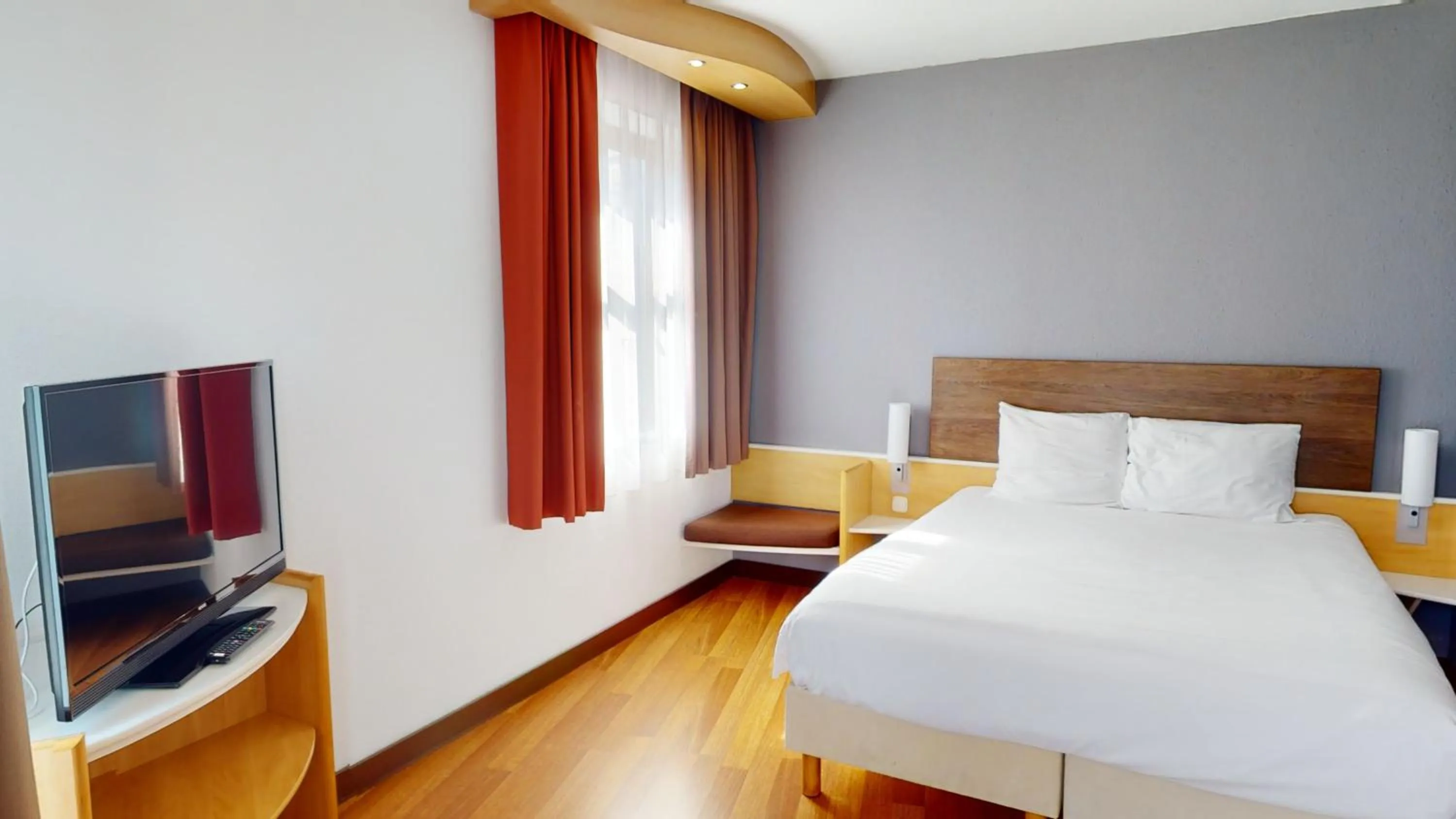 Triple Room with One Double Bed and One Single Bed - single occupancy in Ibis Bratislava Centrum
