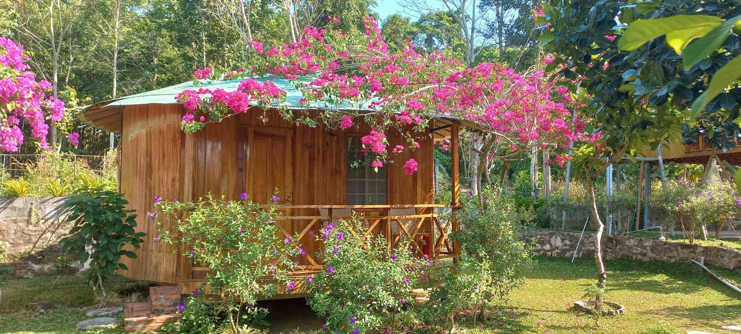 One-Bedroom Bungalow in Phu Quoc Valley Sen Bungalow