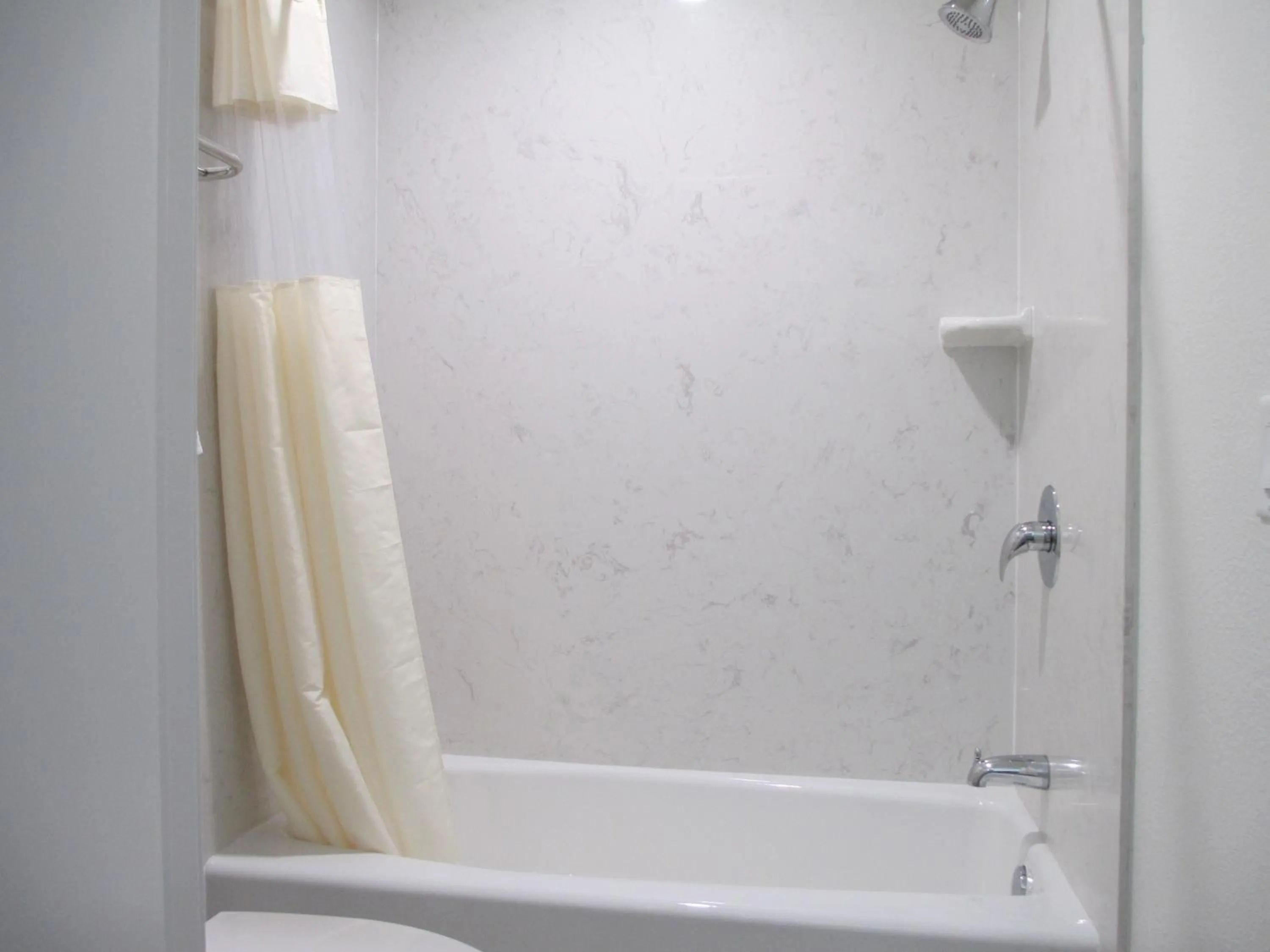 King Room Non Smoking in Claremont Lodge