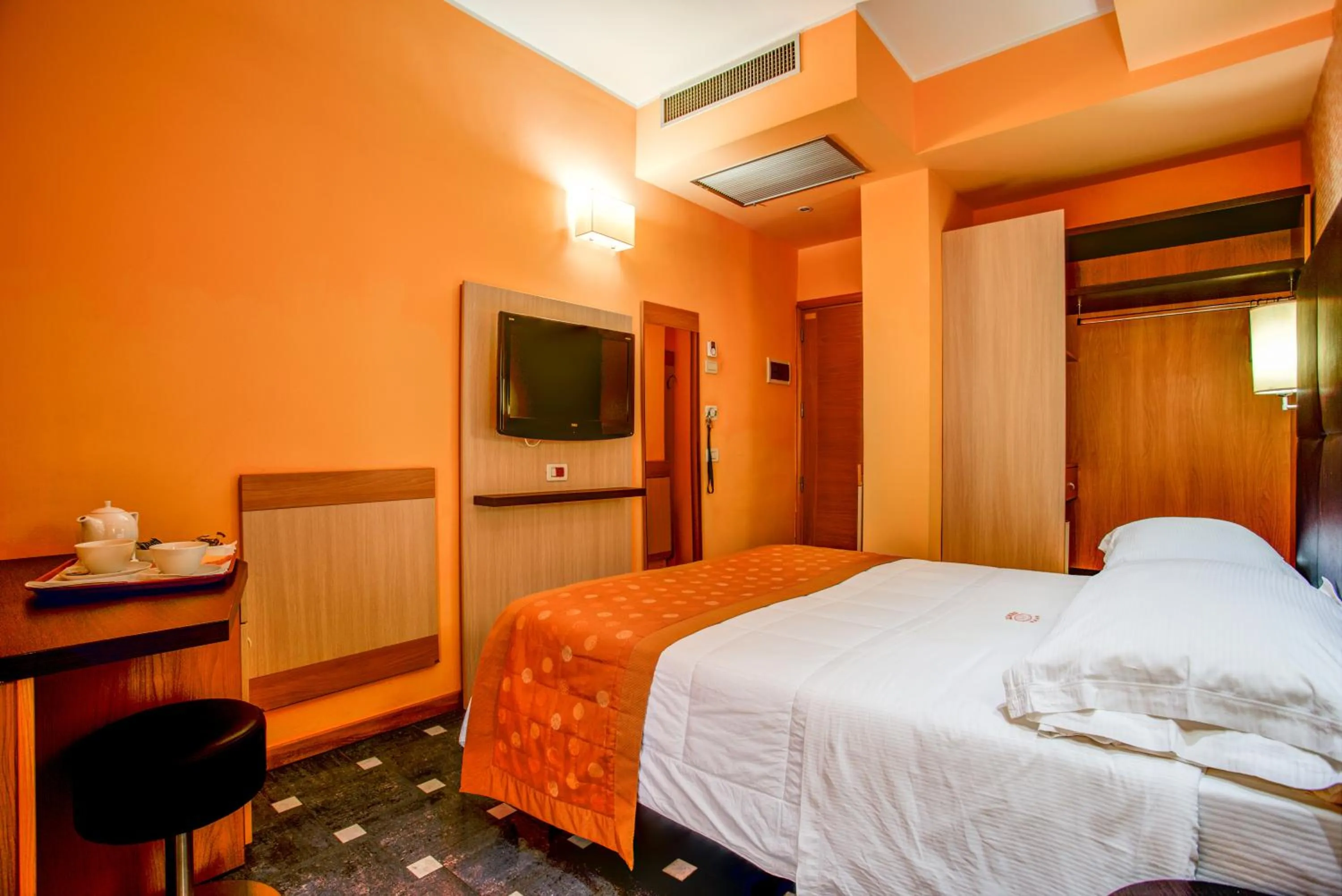 Comfort Double Room with Balcony - single occupancy in Hotel Genty