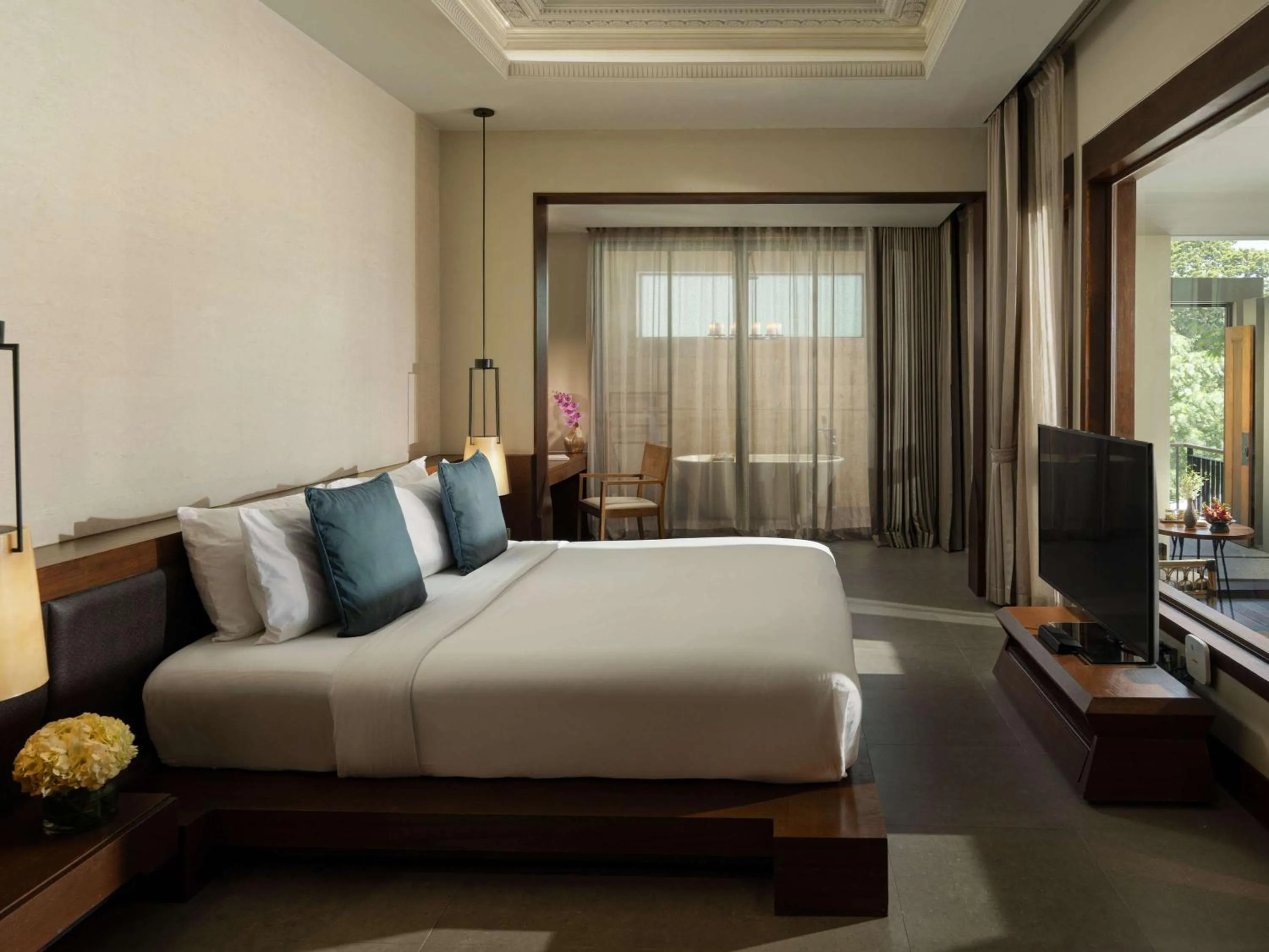 Sawan Hideaway Private Plunge Pool Suite King bed in Avista Hideaway Phuket Patong - MGallery