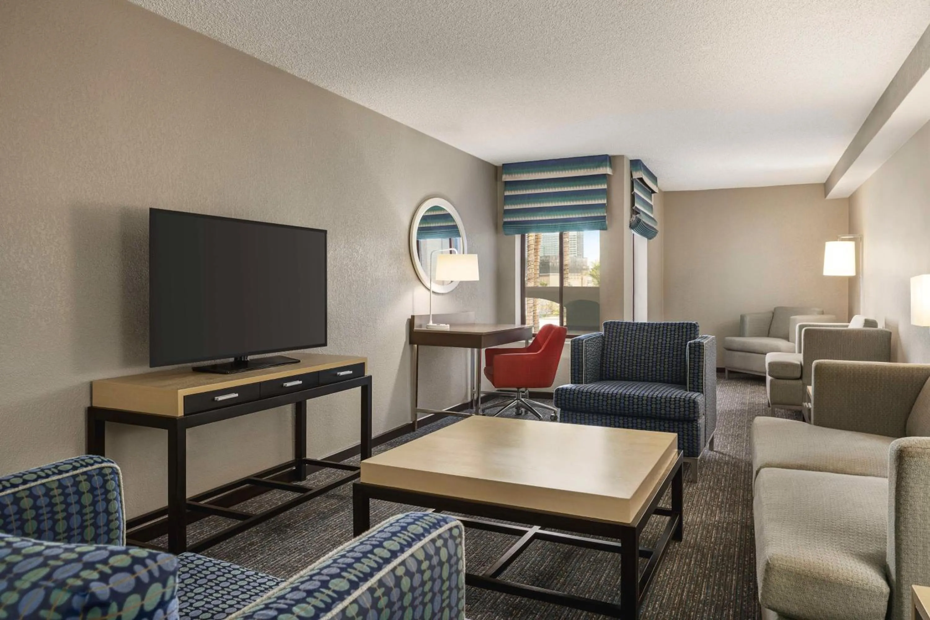 One-Bedroom King Suite - Non-Smoking in Hampton Inn Tropicana