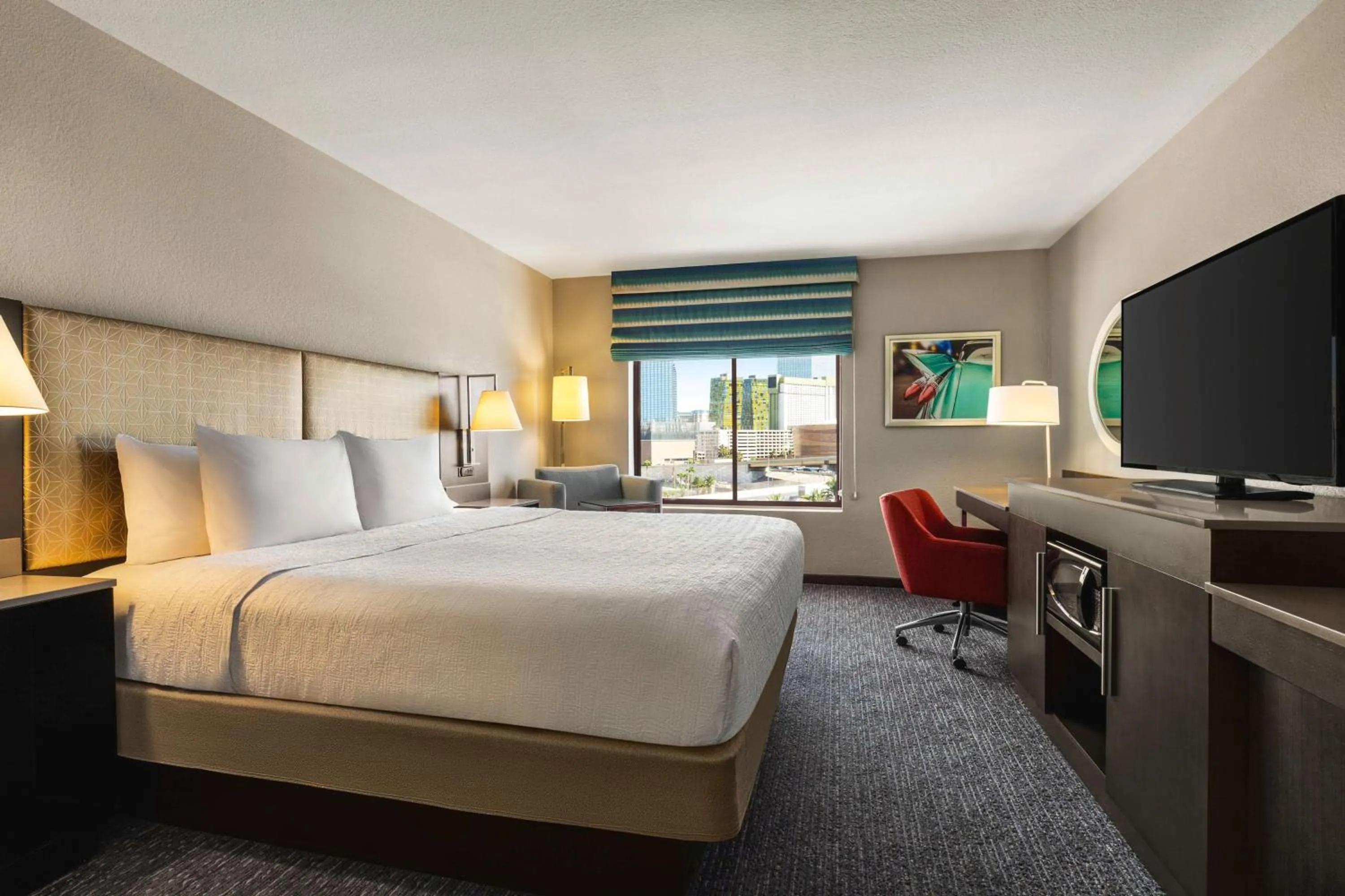 King Room with Accessible Tub - Mobility and Hearing Access/Non-Smoking in Hampton Inn Tropicana