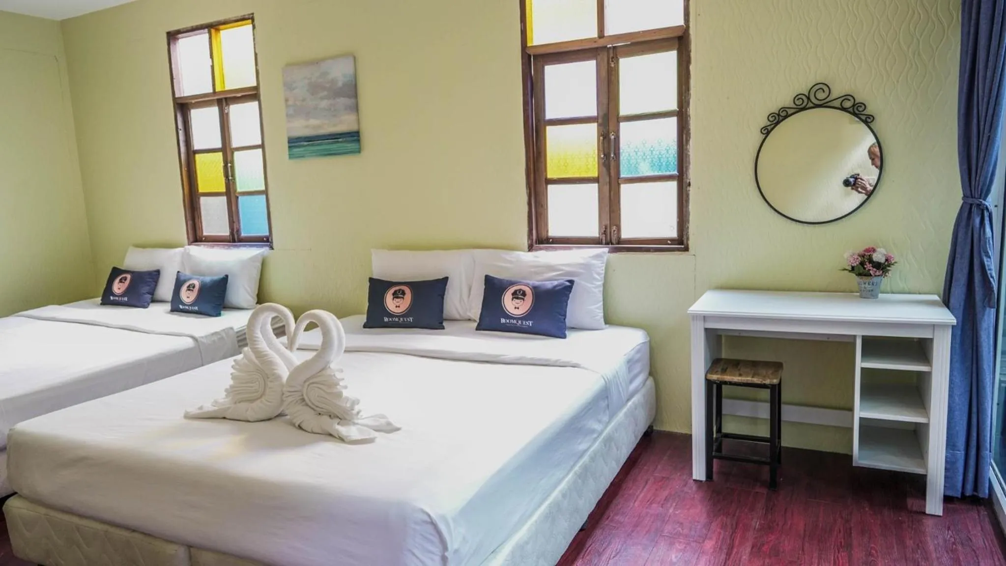 Deluxe King Studio in RoomQuest Amphawa Floating Market