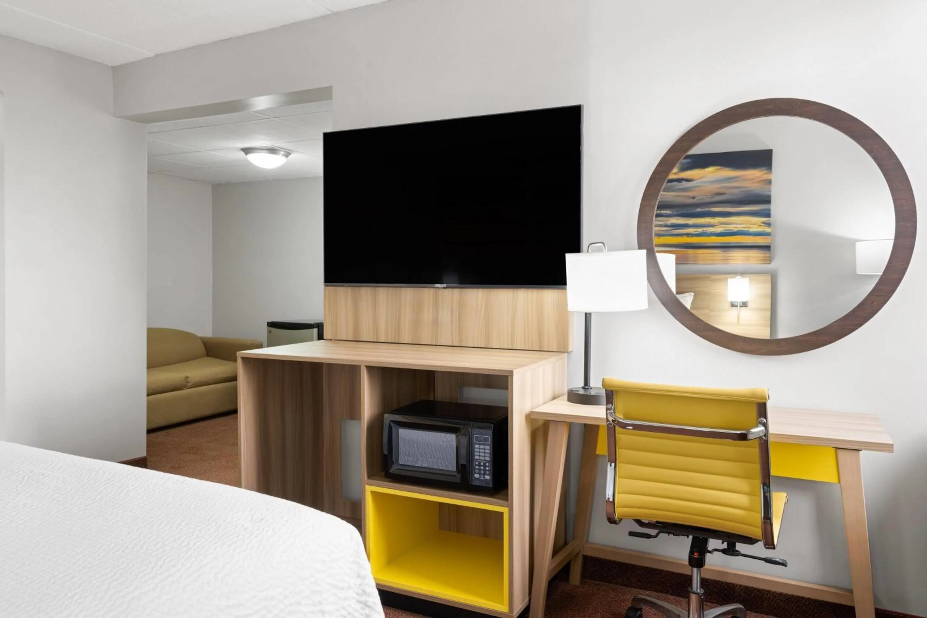 King Studio Suite - Smoking in Days Inn by Wyndham Hagerstown I-70