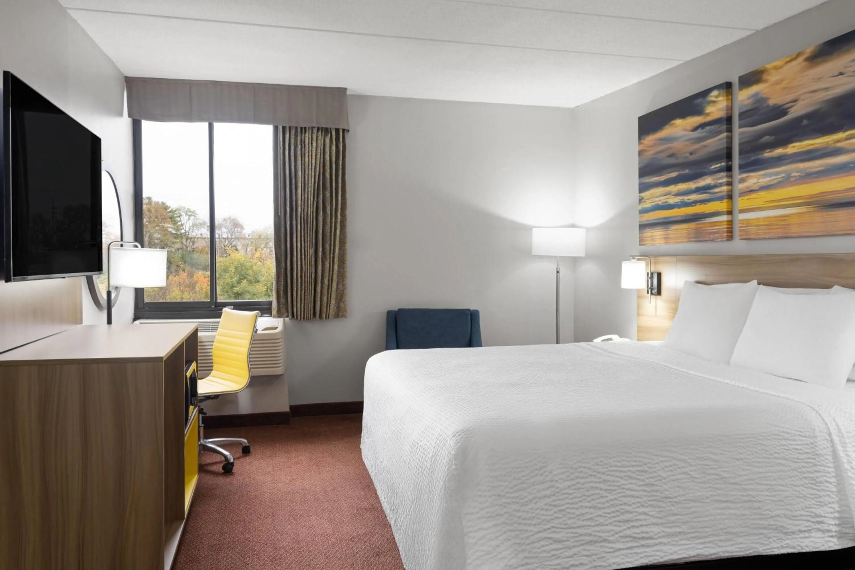 King Studio Suite - Non-Smoking in Days Inn by Wyndham Hagerstown I-70