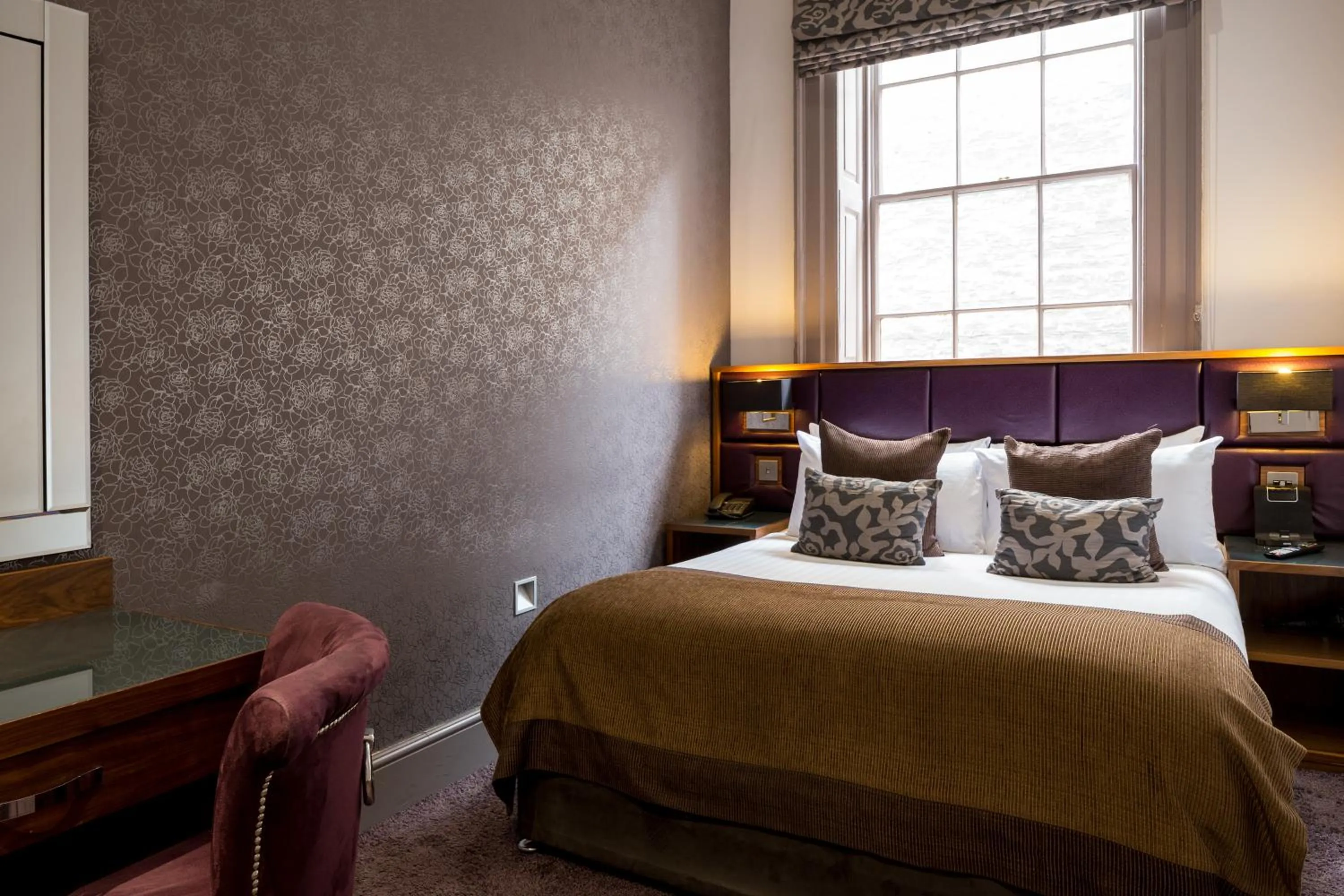 Liberty Two Bedroom - Friar House in Roomzzz Newcastle City