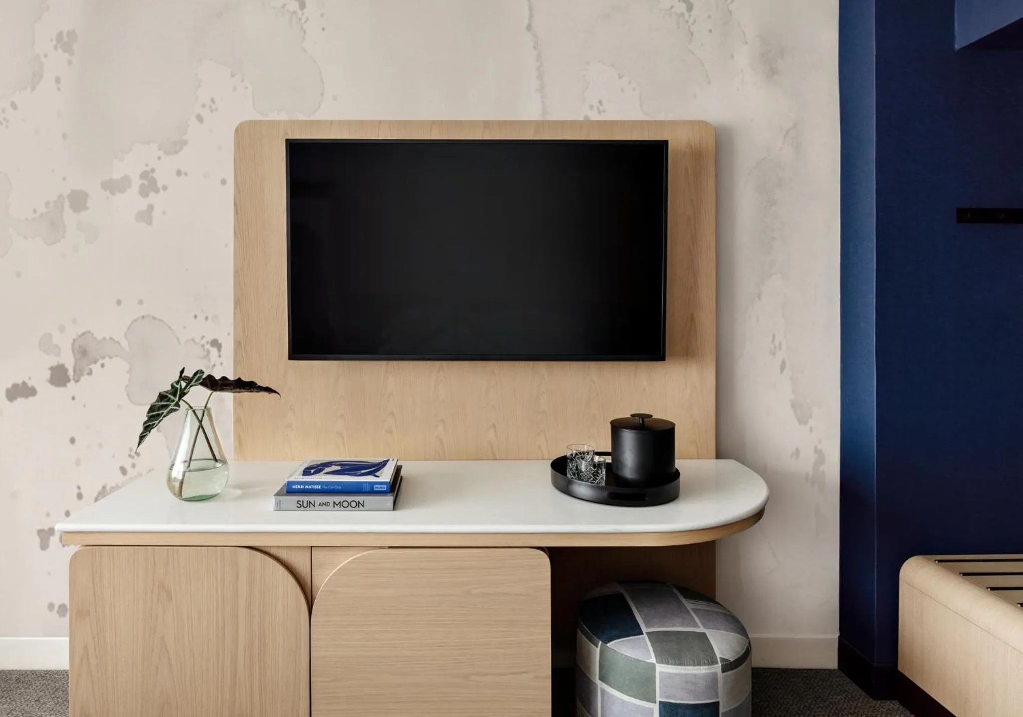 Studio King Suite in Kimpton Theta New York - Times Square by IHG