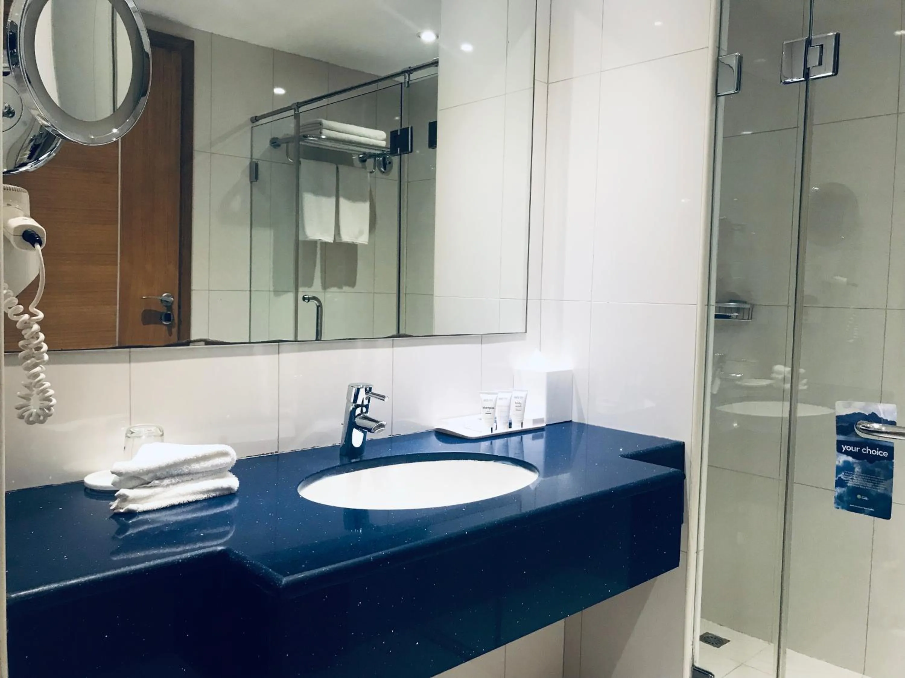 Standard Room with City View - High Floor in Golden Tulip Muscat