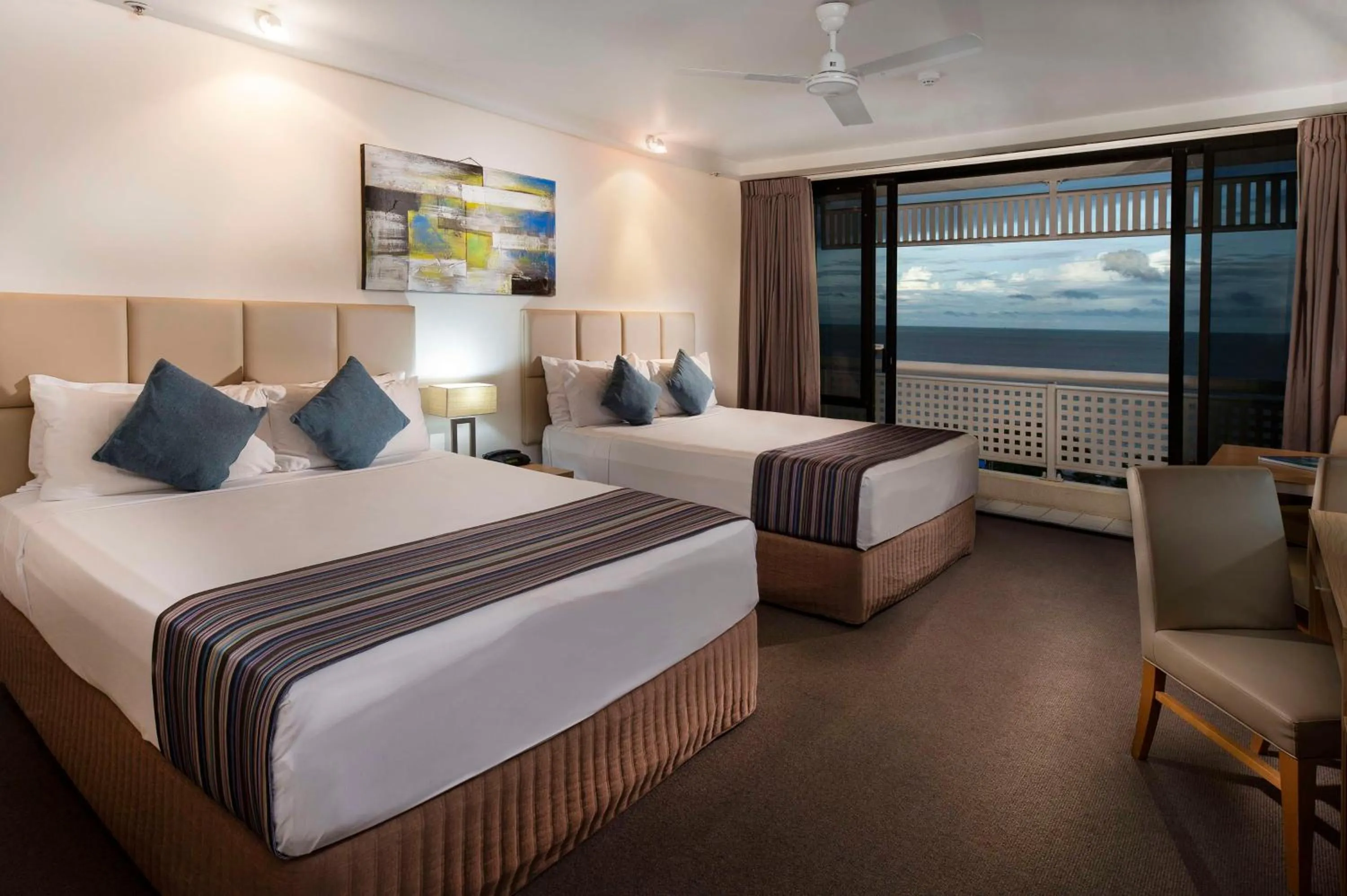 Executive Room - Twin in Rydges Esplanade Resort Cairns