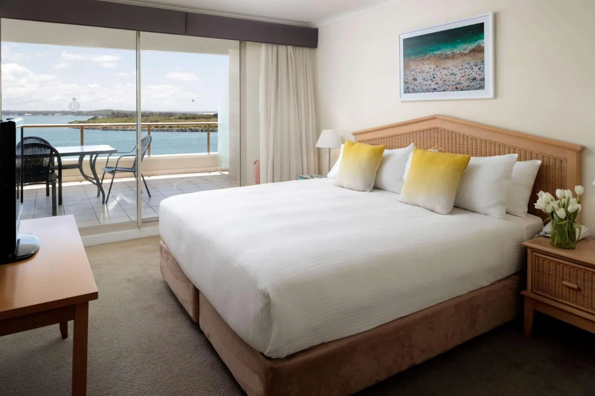 Two-Bedroom Apartment with Water View in Rydges Hotel Port Macquarie