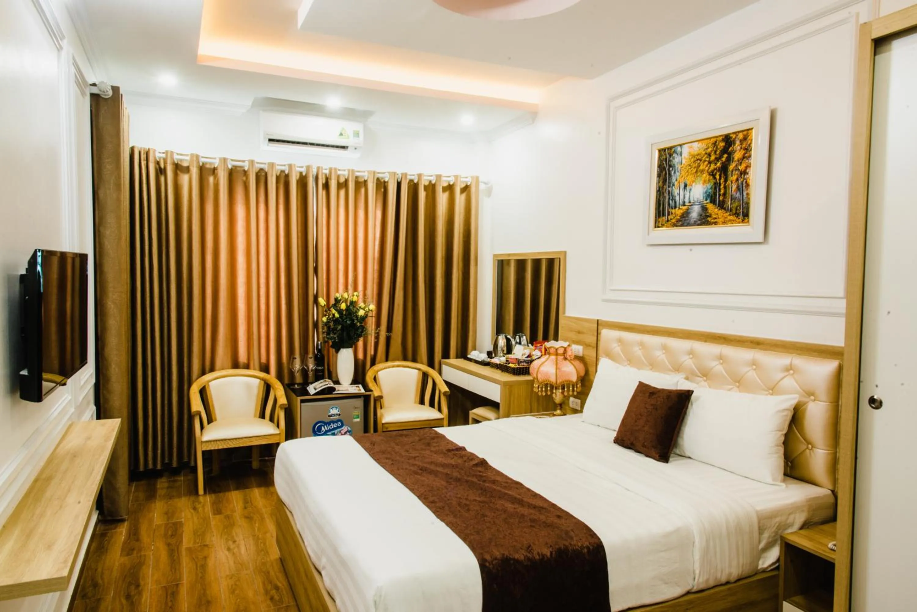 Superior Queen Room in Vu Linh Hotel