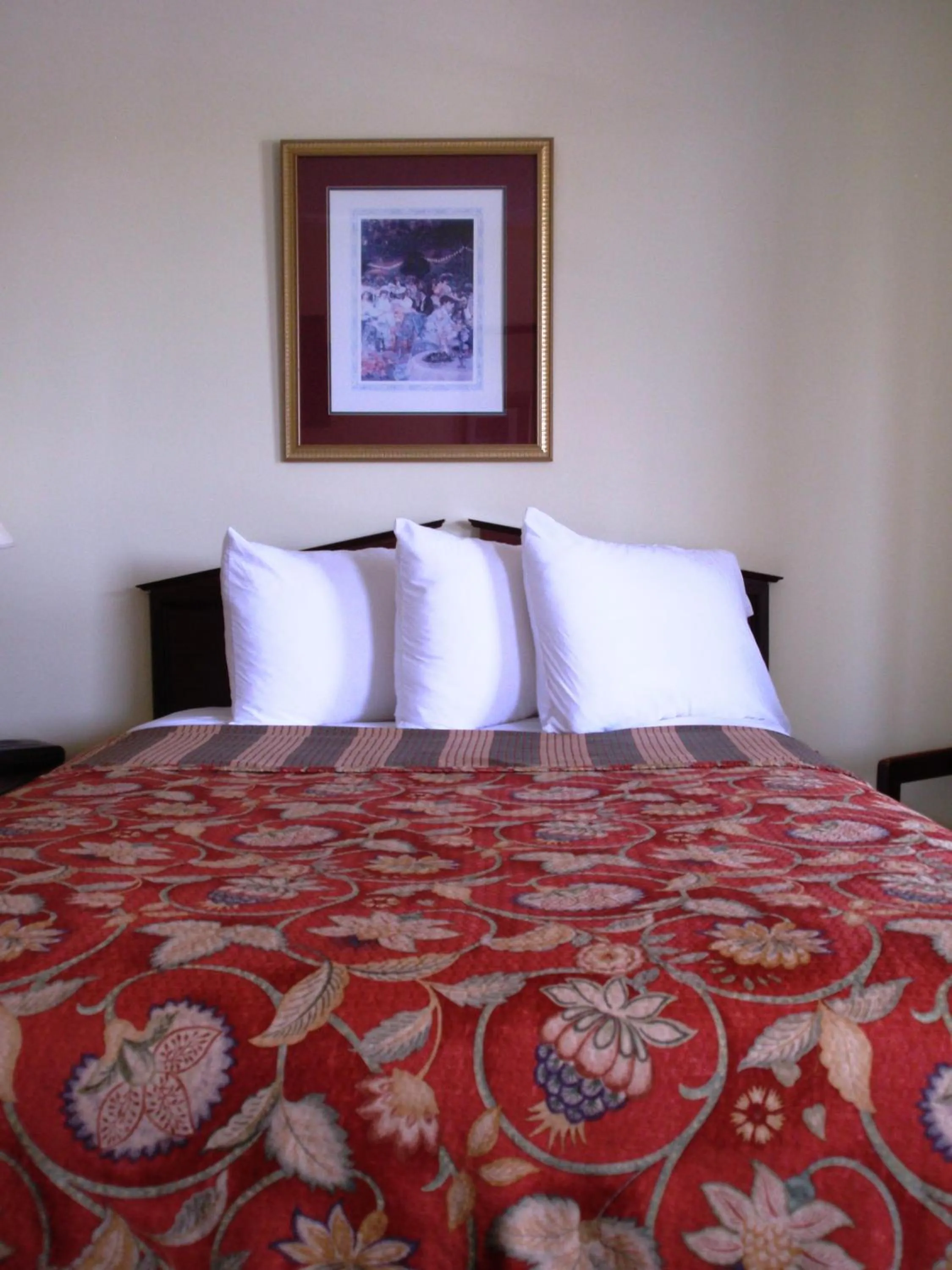 King Room - Non-Smoking in Jameson Inn - Perry