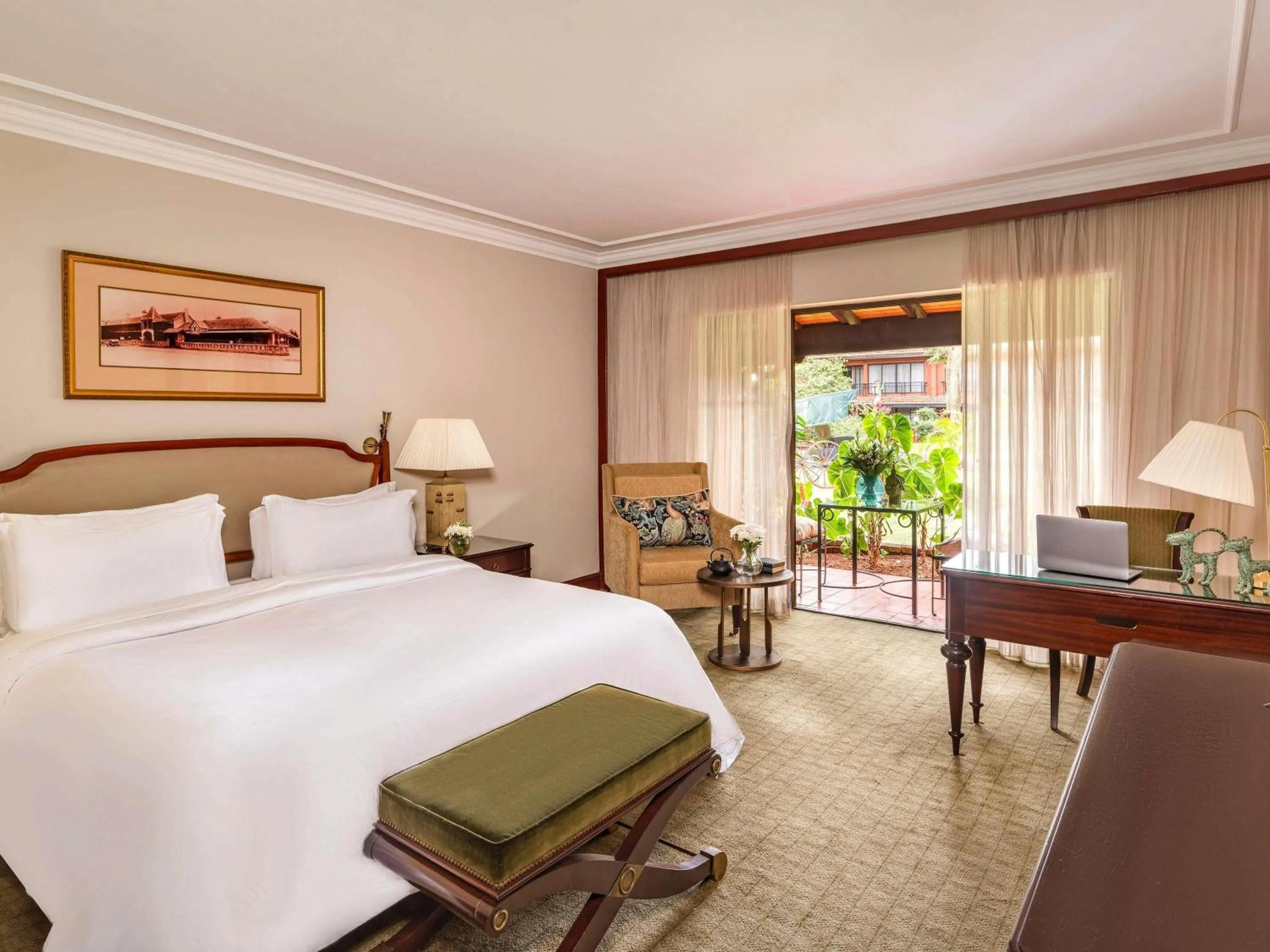 Signature King Suite in Fairmont The Norfolk