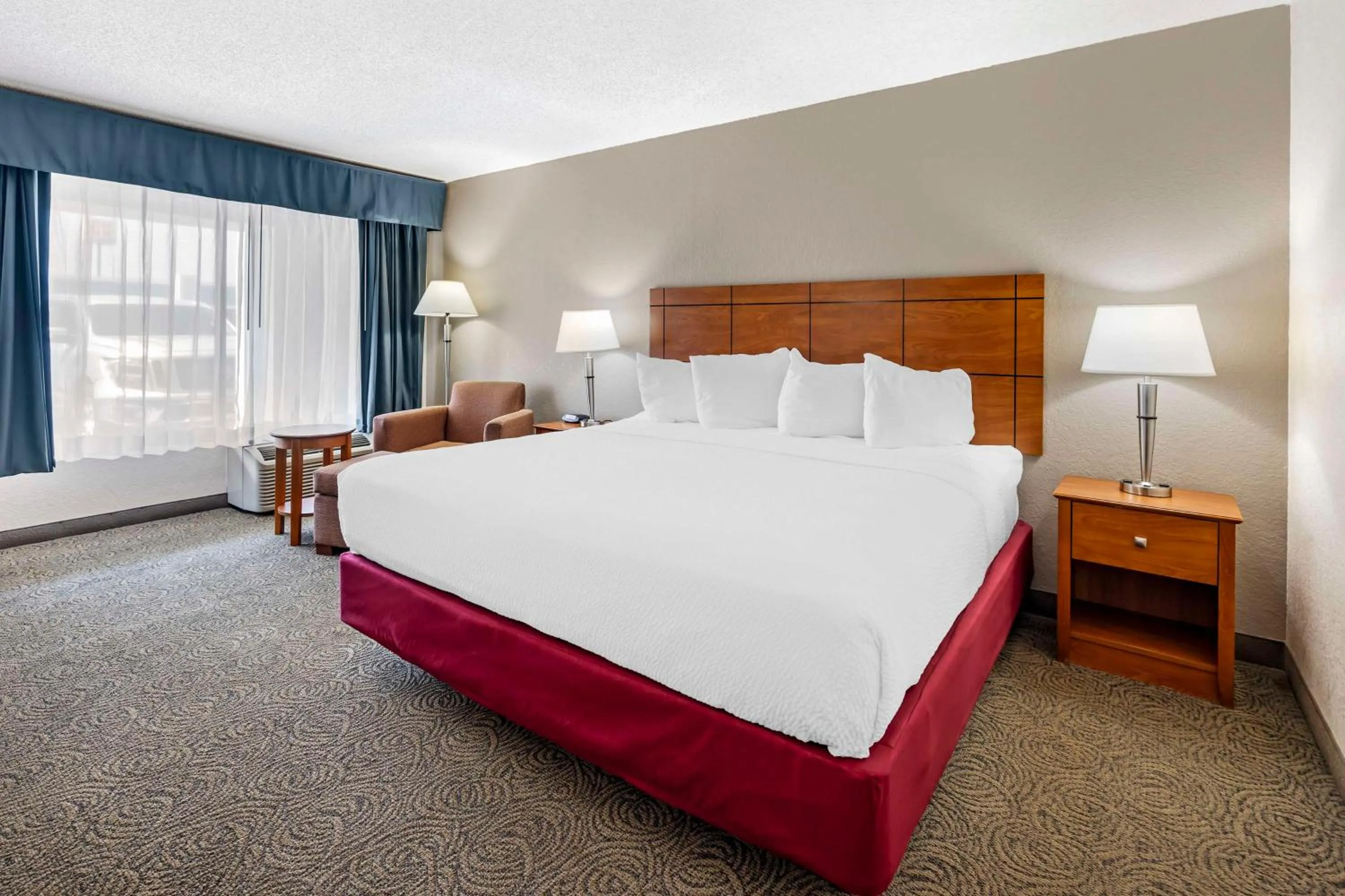 King Room - Non-Smoking in Best Western Thunderbird Motel