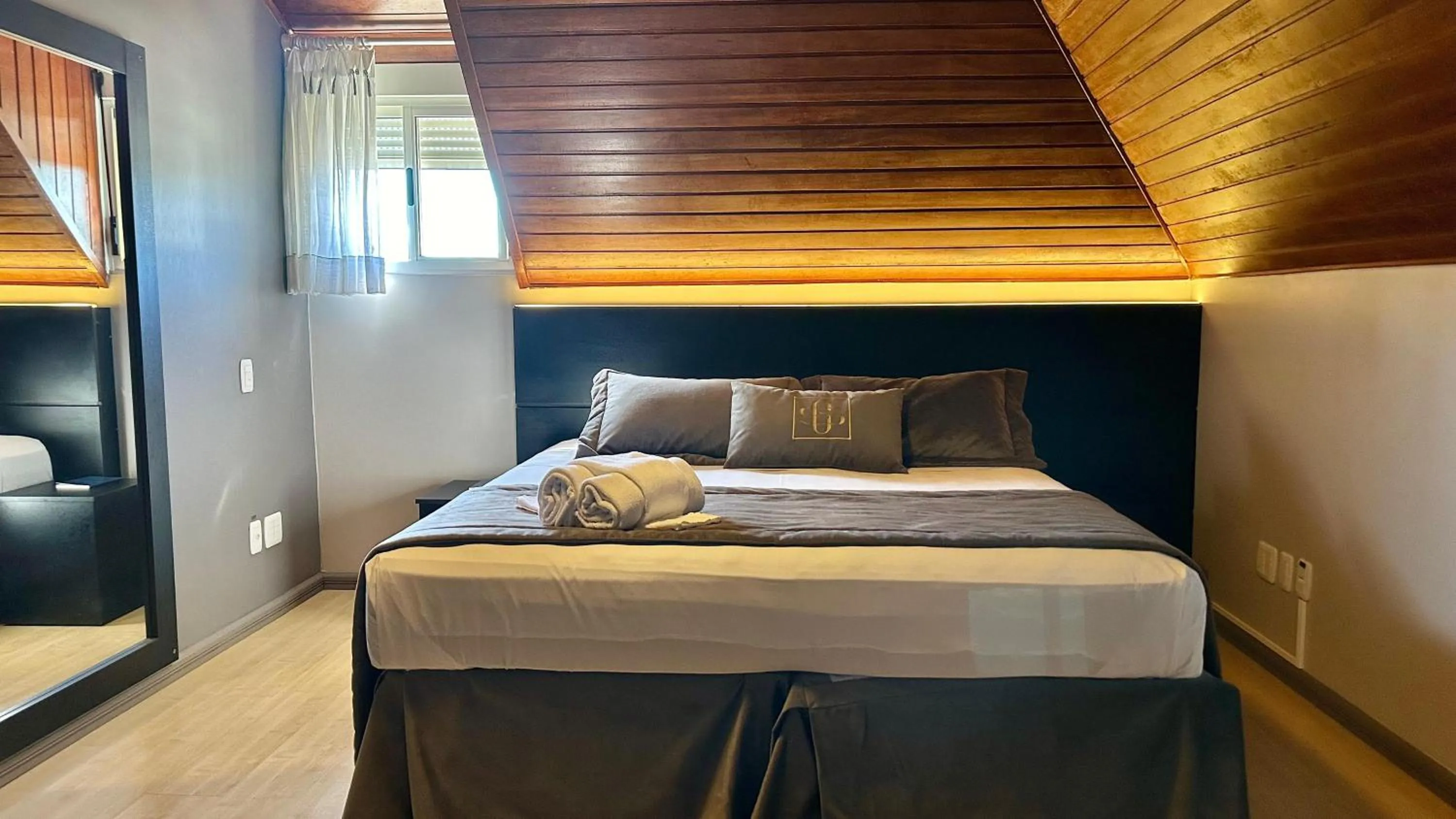 Luxury Quadruple Room in Hotel Glamour da Serra