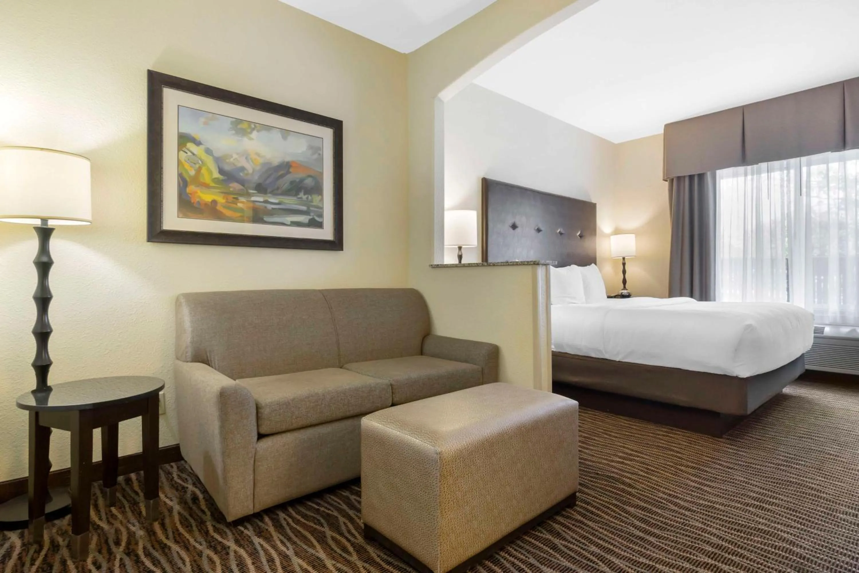 King Suite with Spa Bath - Non-Smoking in Best Western Plus Ellensburg Hotel