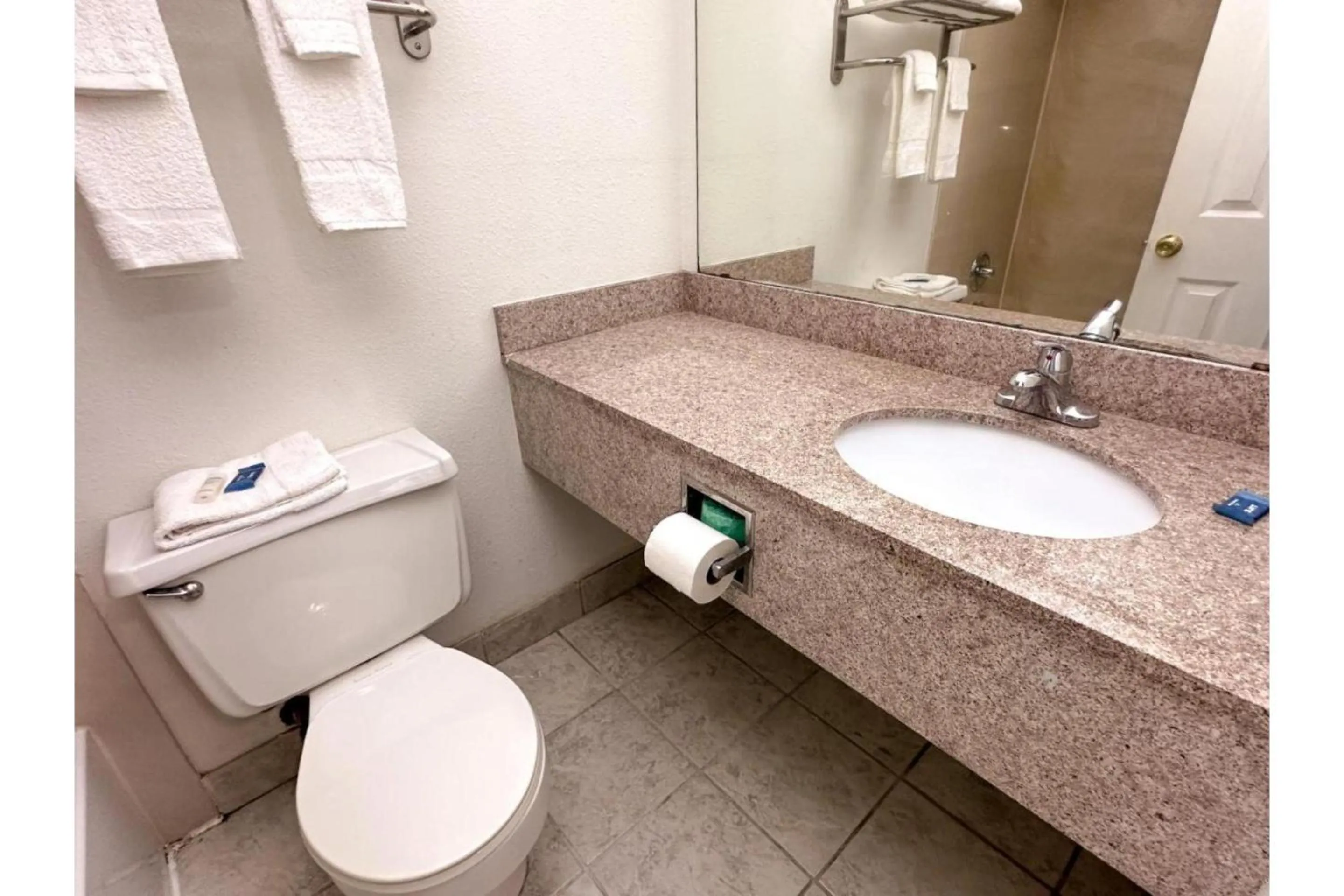 Deluxe King Bed Non-smoking in Jacksonville Inn By OYO near Little Rock Air Force Base