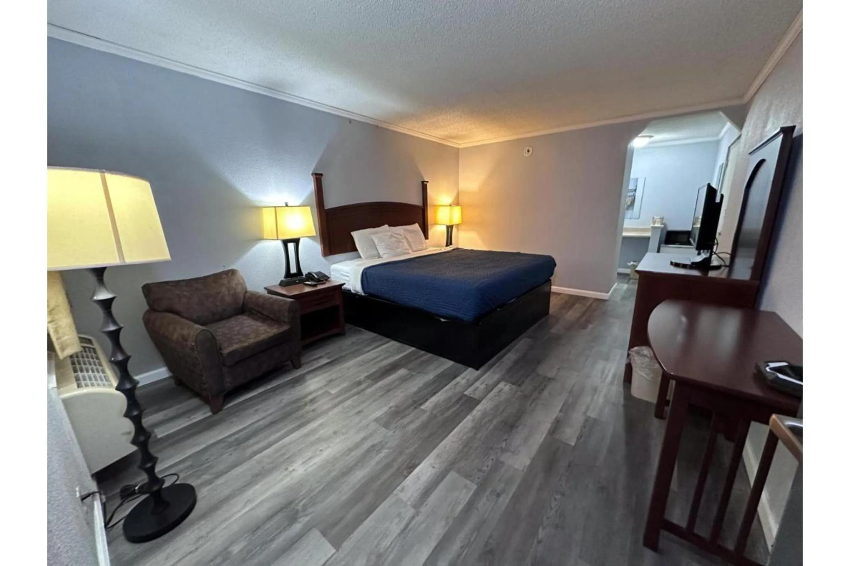 Deluxe King Bed Smoking in Jacksonville Inn By OYO near Little Rock Air Force Base