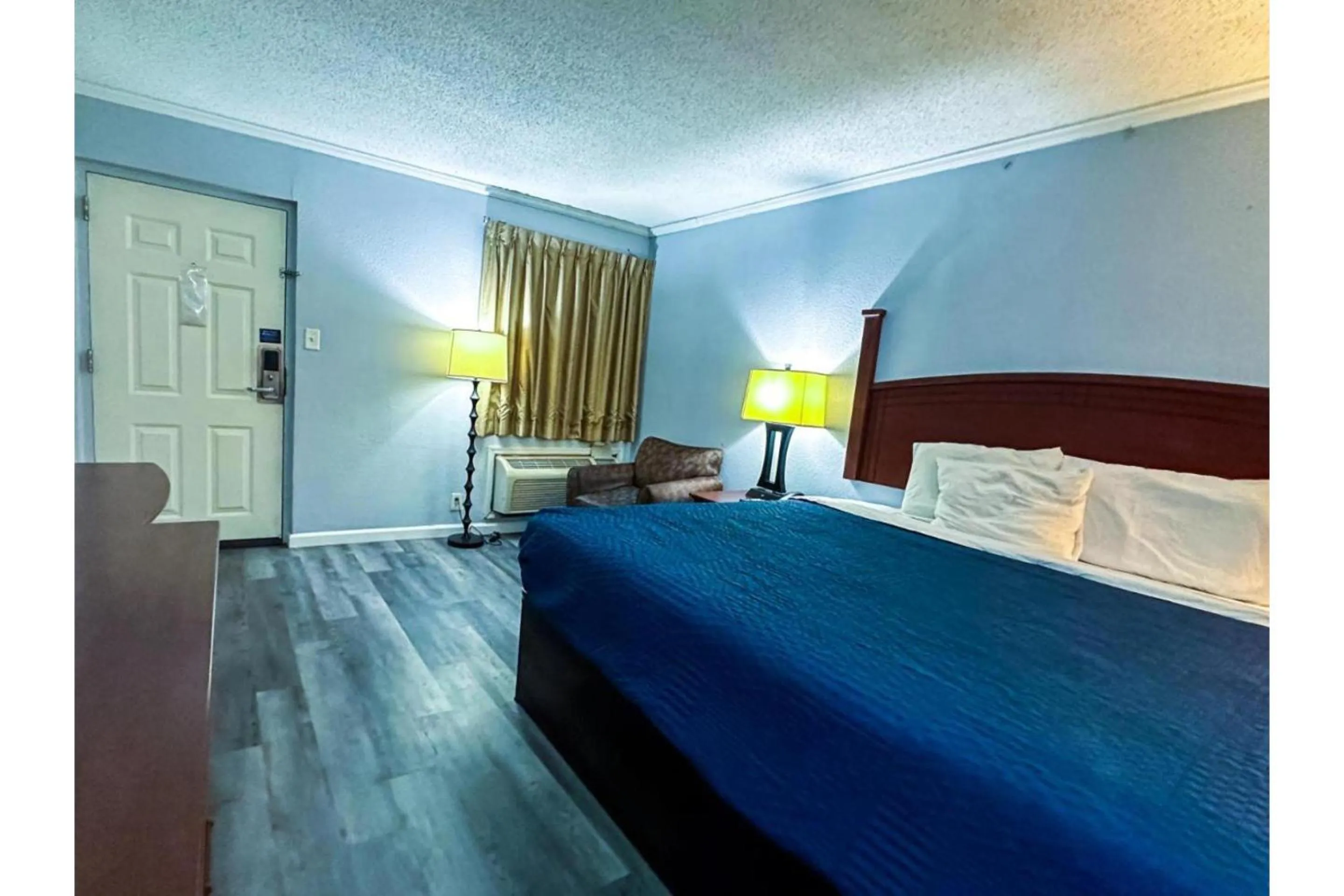 King Bed Accessible Smoking in Jacksonville Inn By OYO near Little Rock Air Force Base