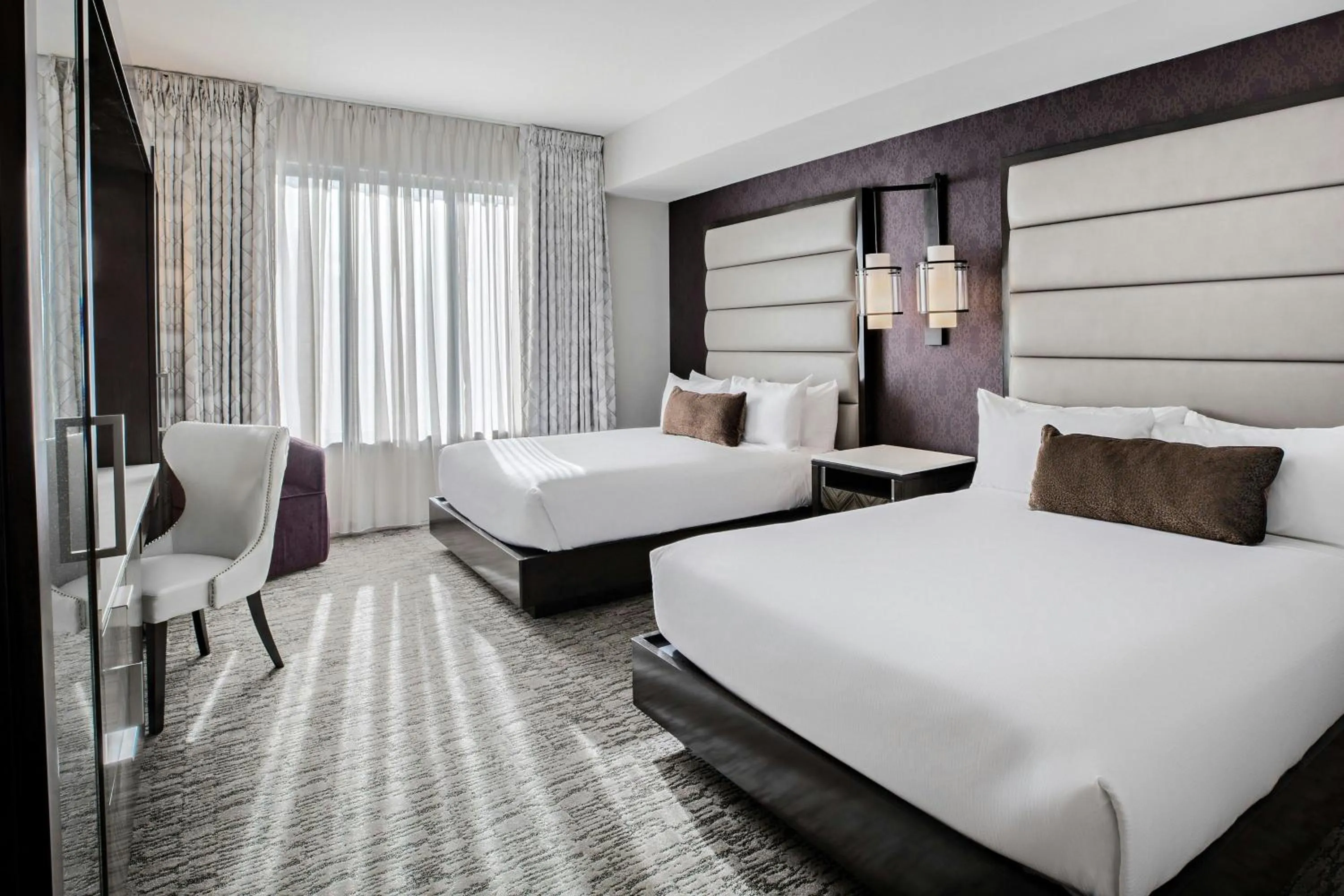 Queen Room with Two Queen Beds in Ambassador Hotel Kansas City, Autograph Collection