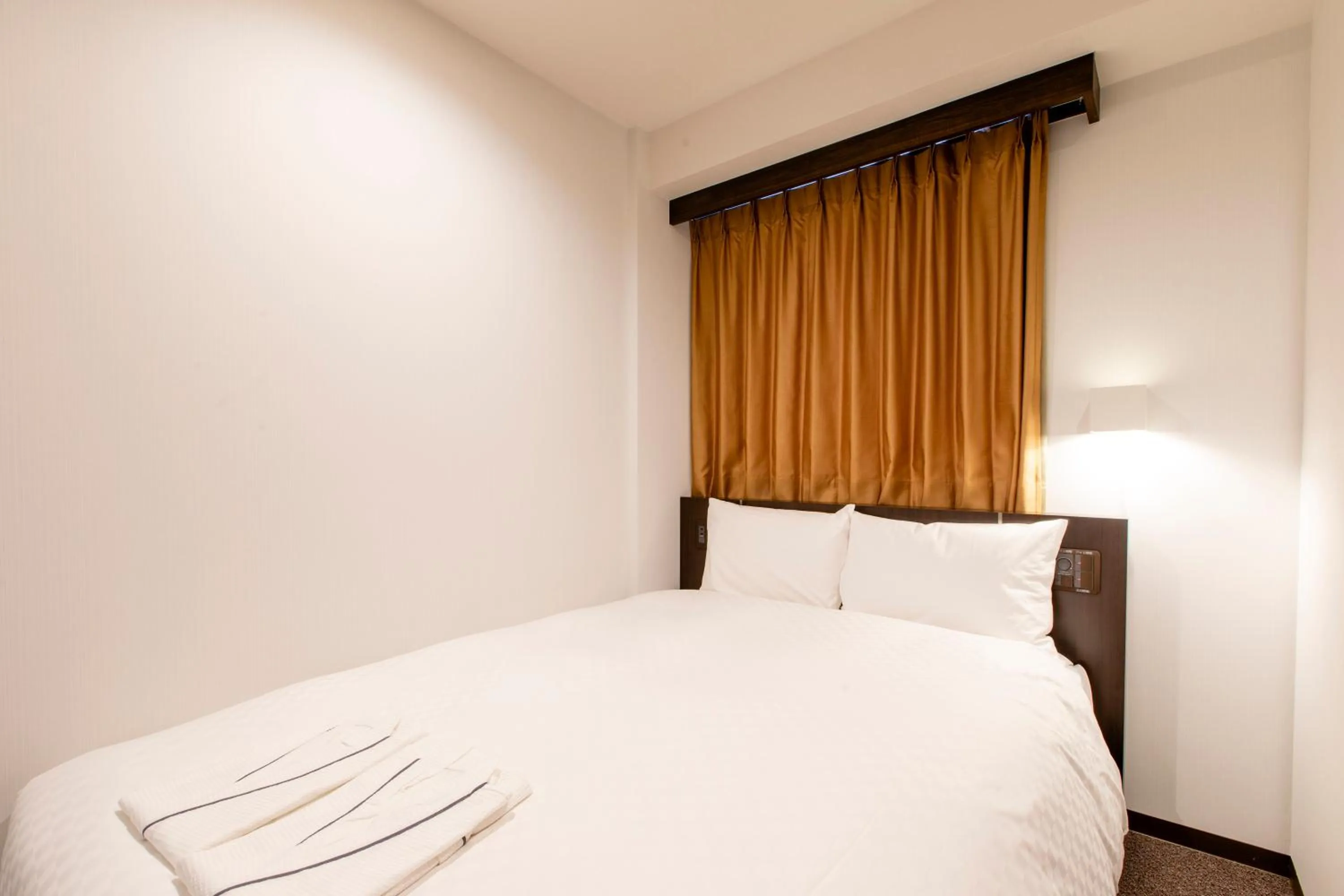 Double Room with Small Double Bed - Smoking in Hotel Wing International Tokyo Akabane