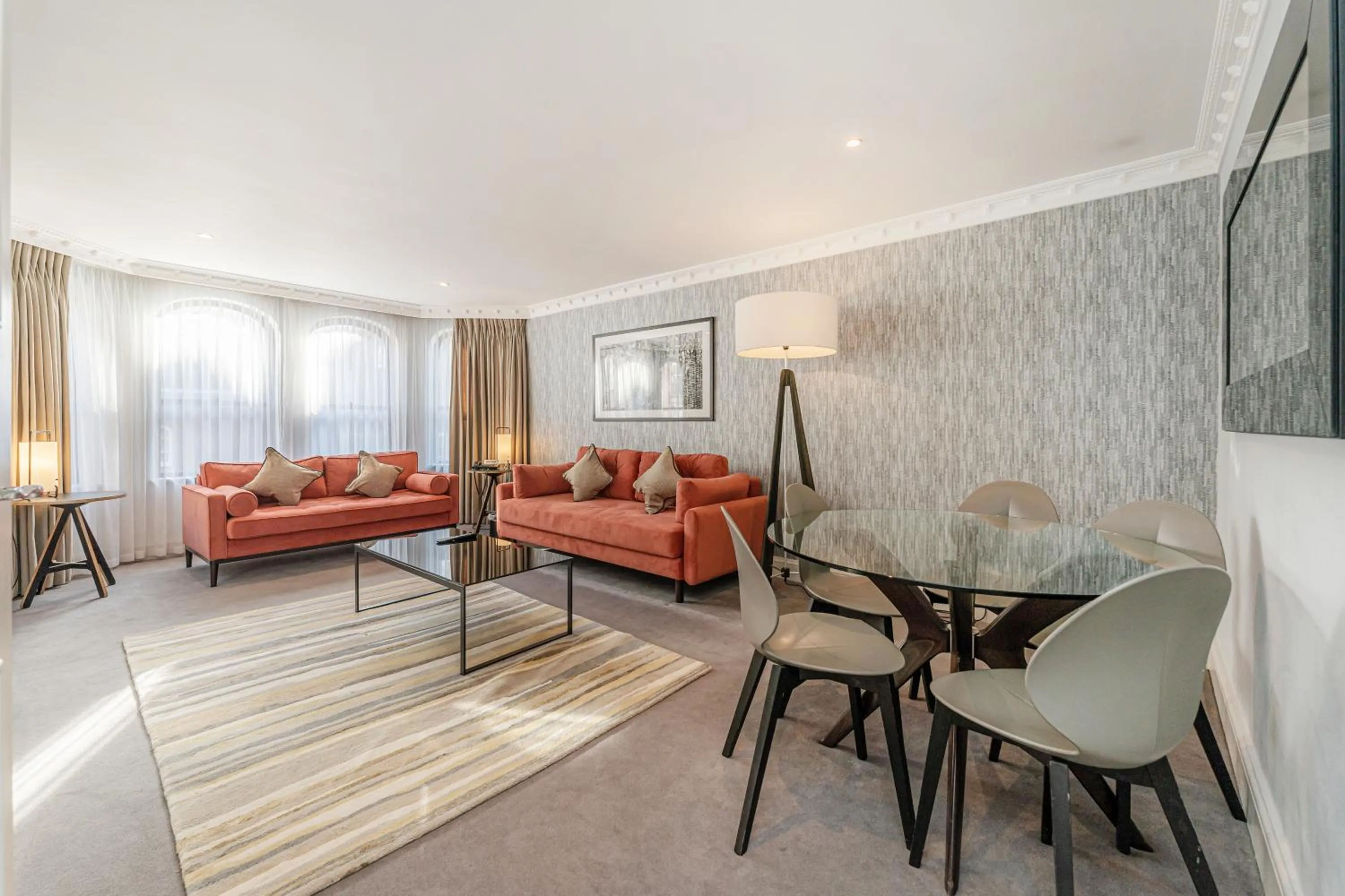 Executive Two-Bedroom Apartment in Mayfair House