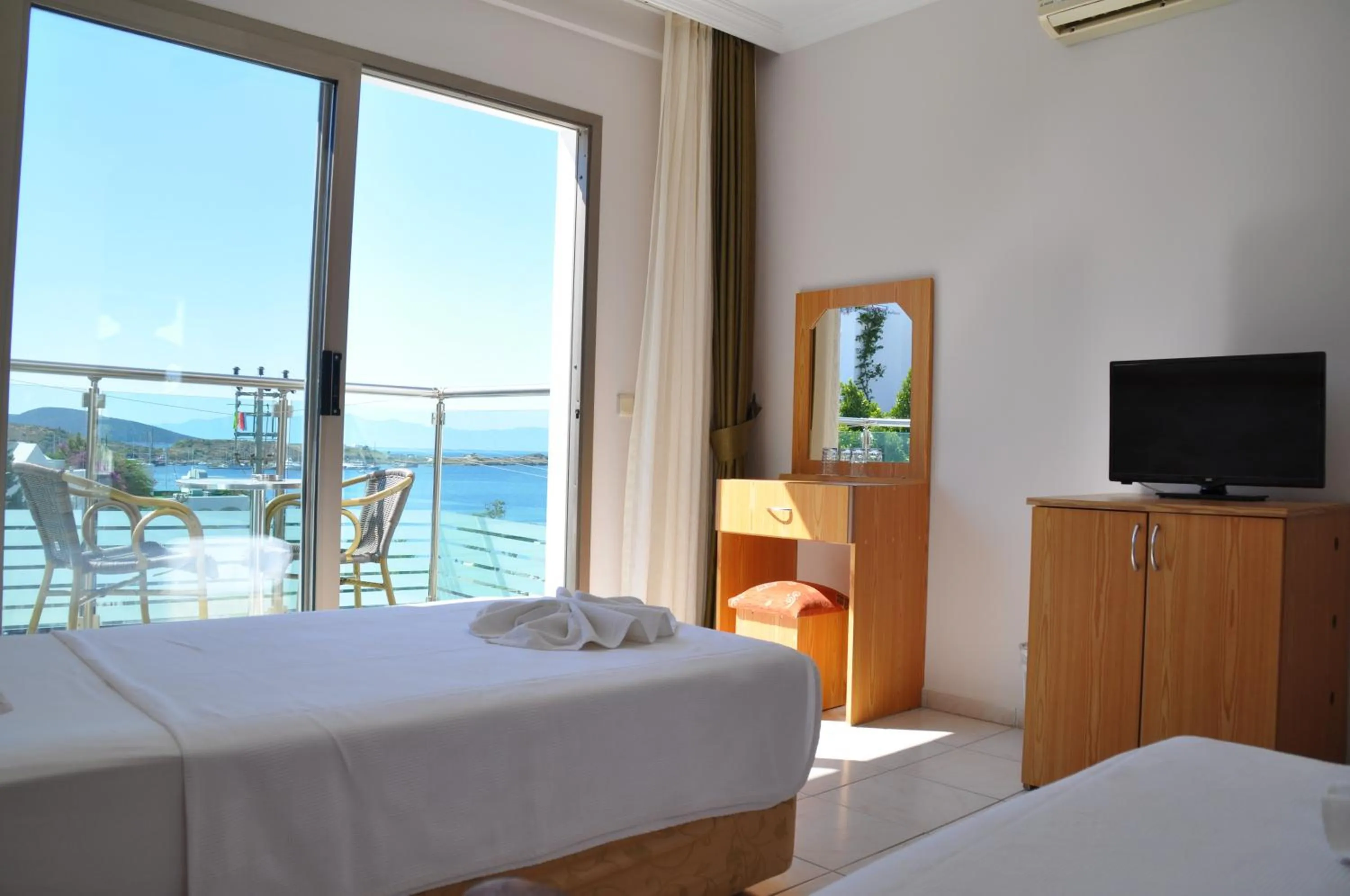 Double or Twin Room with Sea View in Gun-Ay Hotel