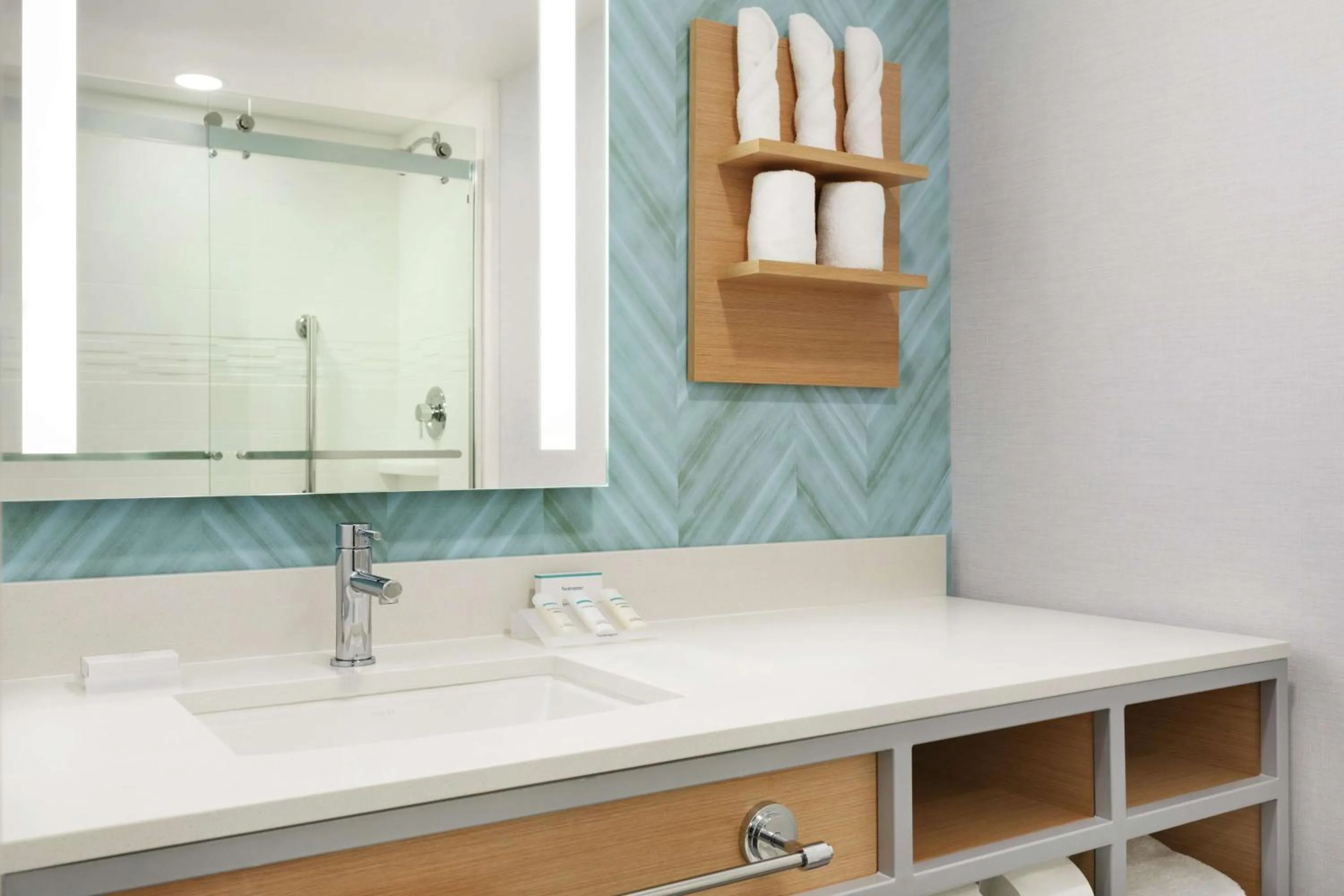 Queen Room with Two Queen Beds in Hilton Garden Inn Bridgewater