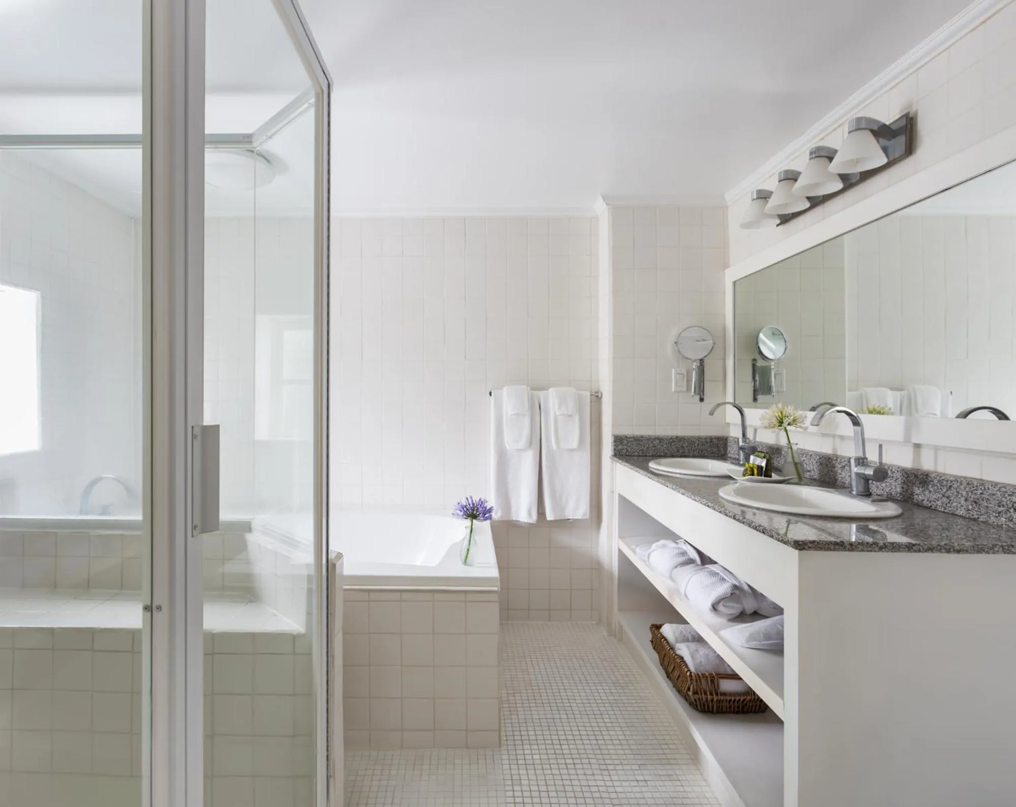 Deluxe Suite with Spa Bath in Hotel Panamonte