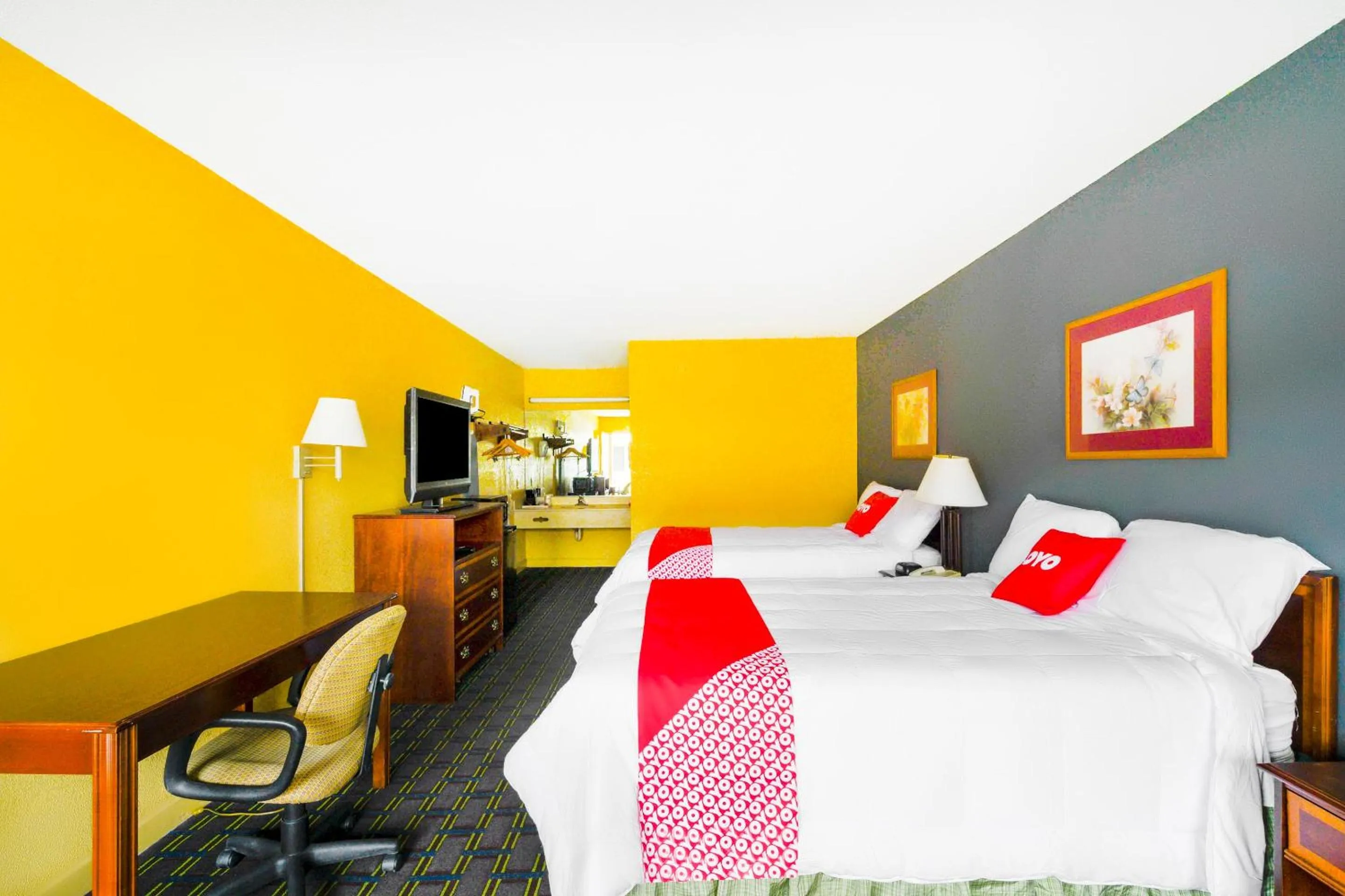 Double Room with Two Double Beds in OYO Hotel Williamston