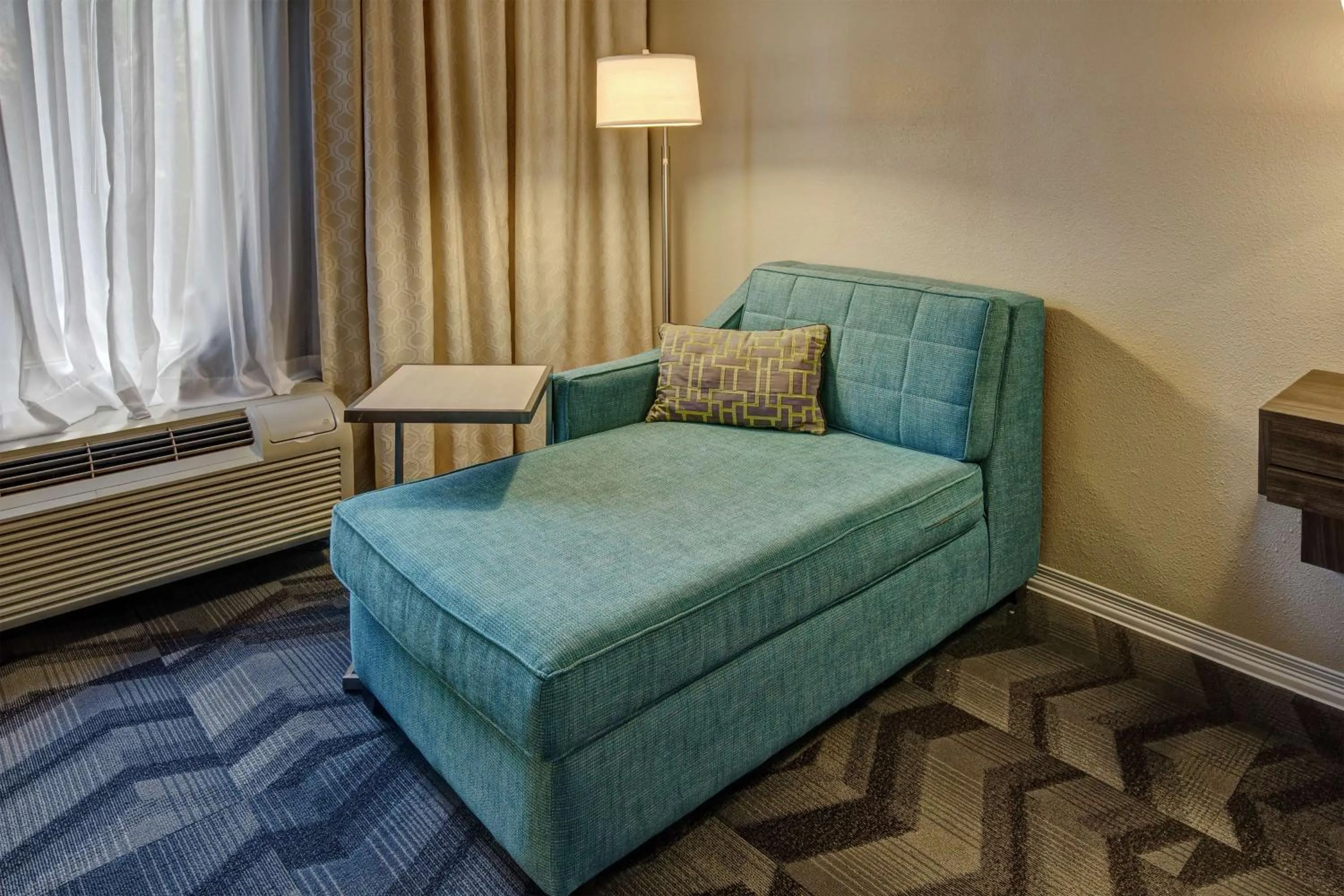 King Room with King Bed - Non-Smoking in Hampton Inn & Suites Clermont