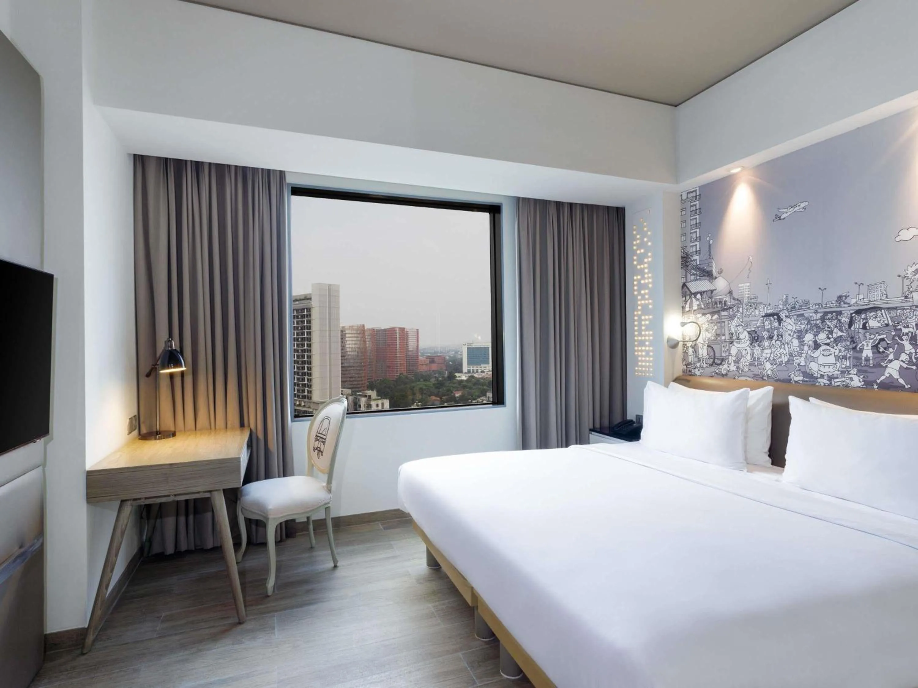 Superior King Room in Mercure Jakarta Simatupang