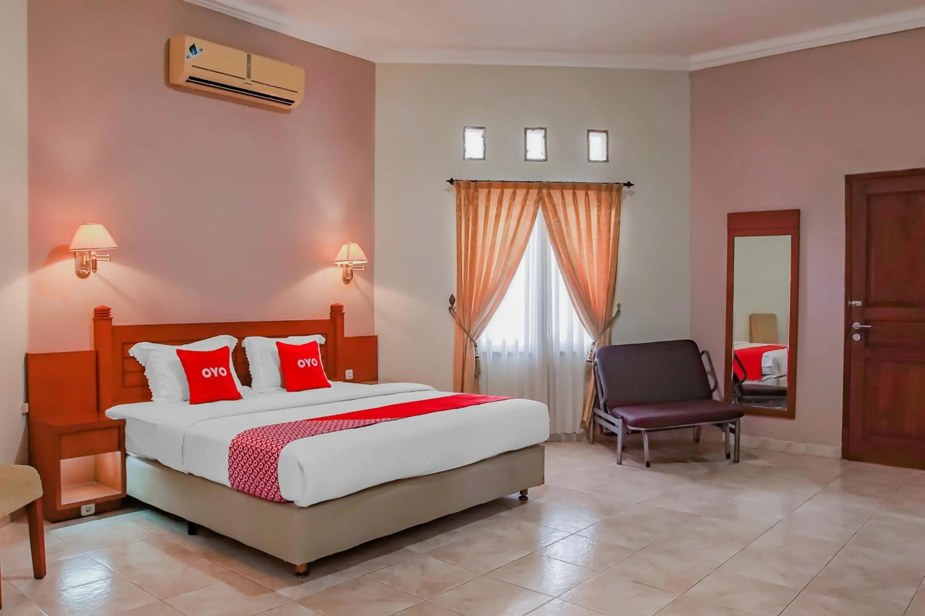 Deluxe Suite in Collection O 89999 Hotel Bumi Kedaton Resort