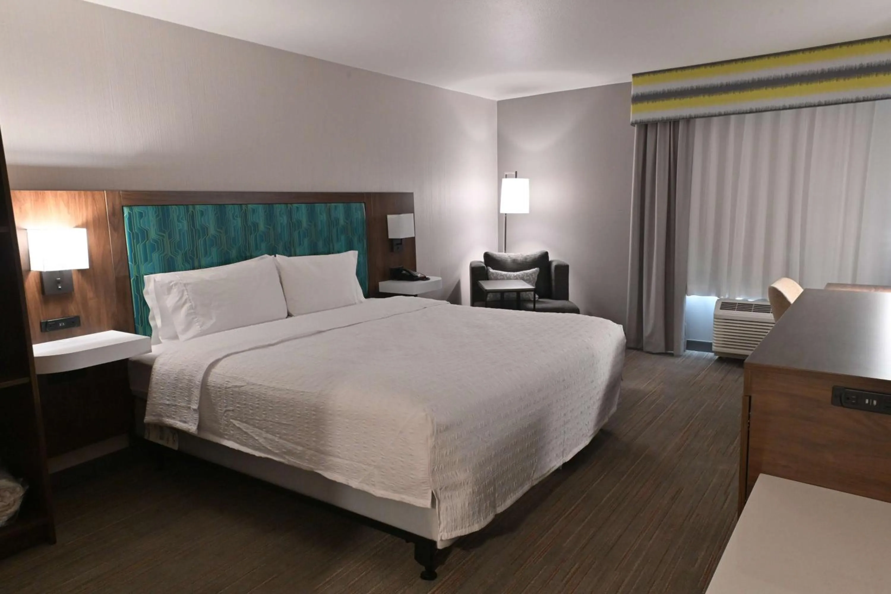 King Room with Accessible Tub - Mobility and Hearing Access/Non-Smoking in Hampton Inn Milpitas