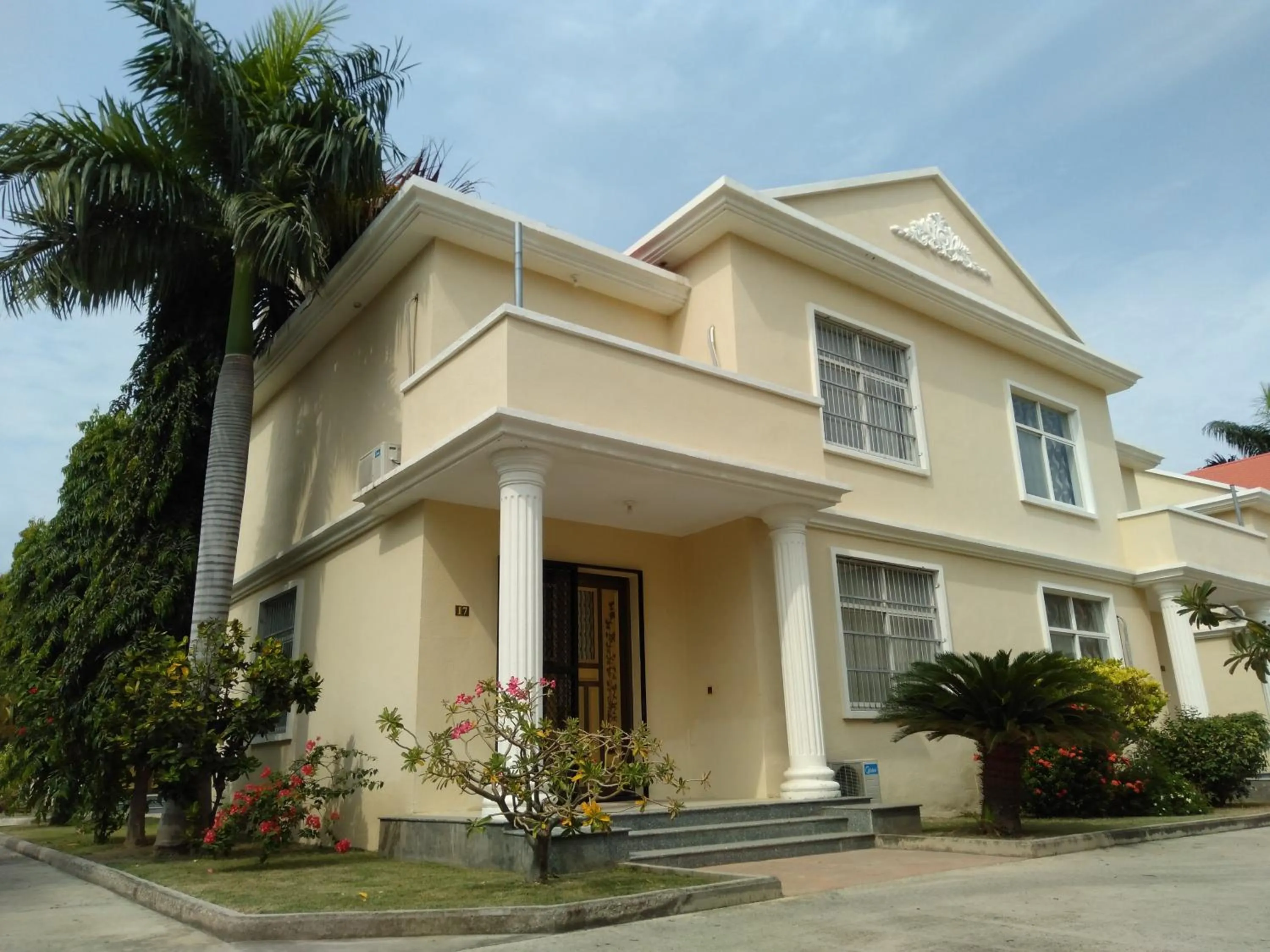 Two-Bedroom Apartment in Beach Garden Hotel