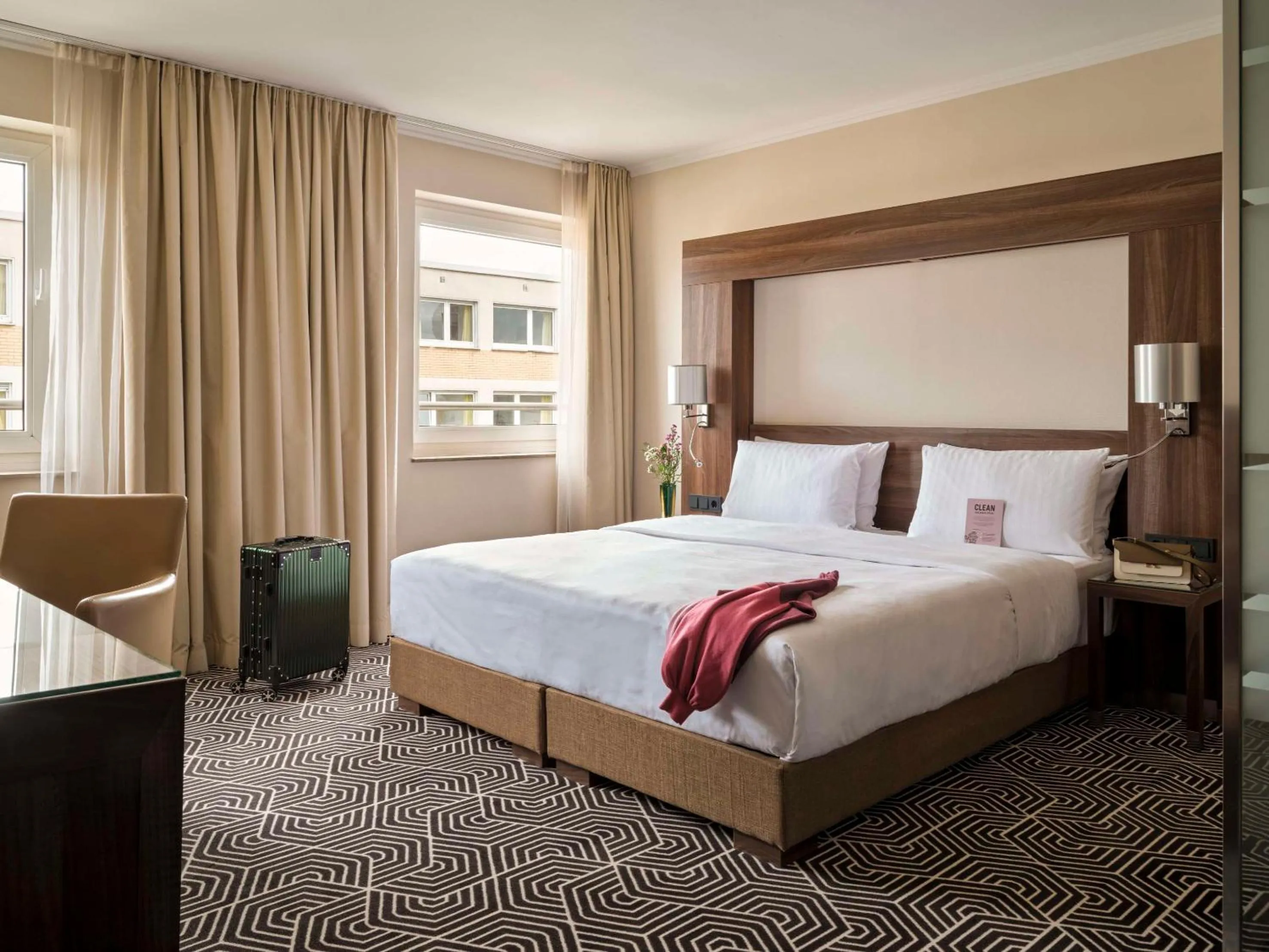 Superior Plus Twin Room in Flemings Hotel Frankfurt Main-Riverside