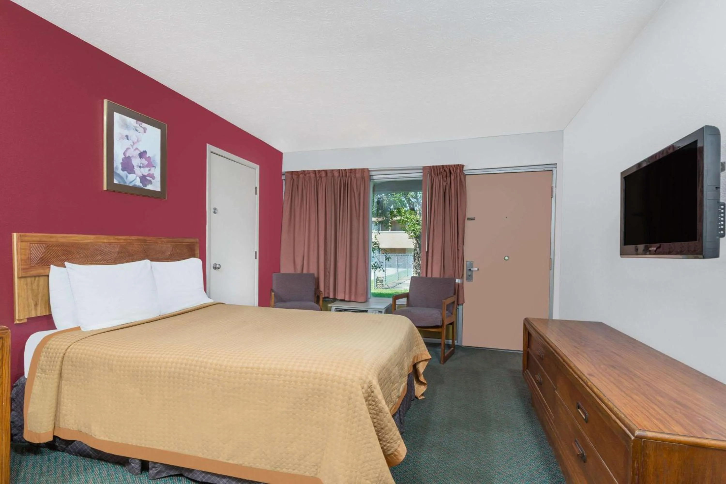 Double Room - Disability Access/Non-Smoking in Days Inn by Wyndham Mt. Sterling