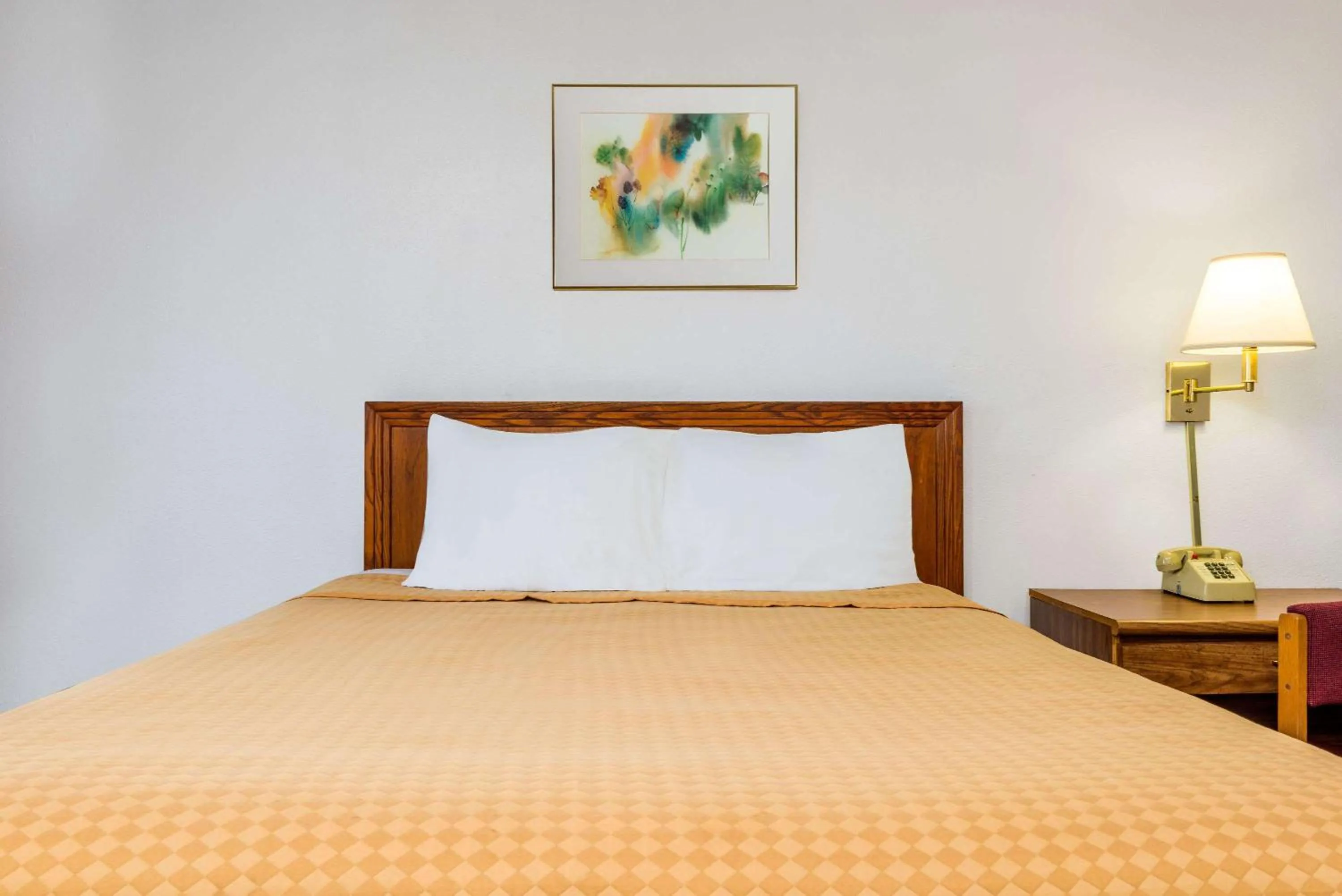 Deluxe Double Room with Two Double Beds - Non-Smoking in Days Inn by Wyndham Mt. Sterling