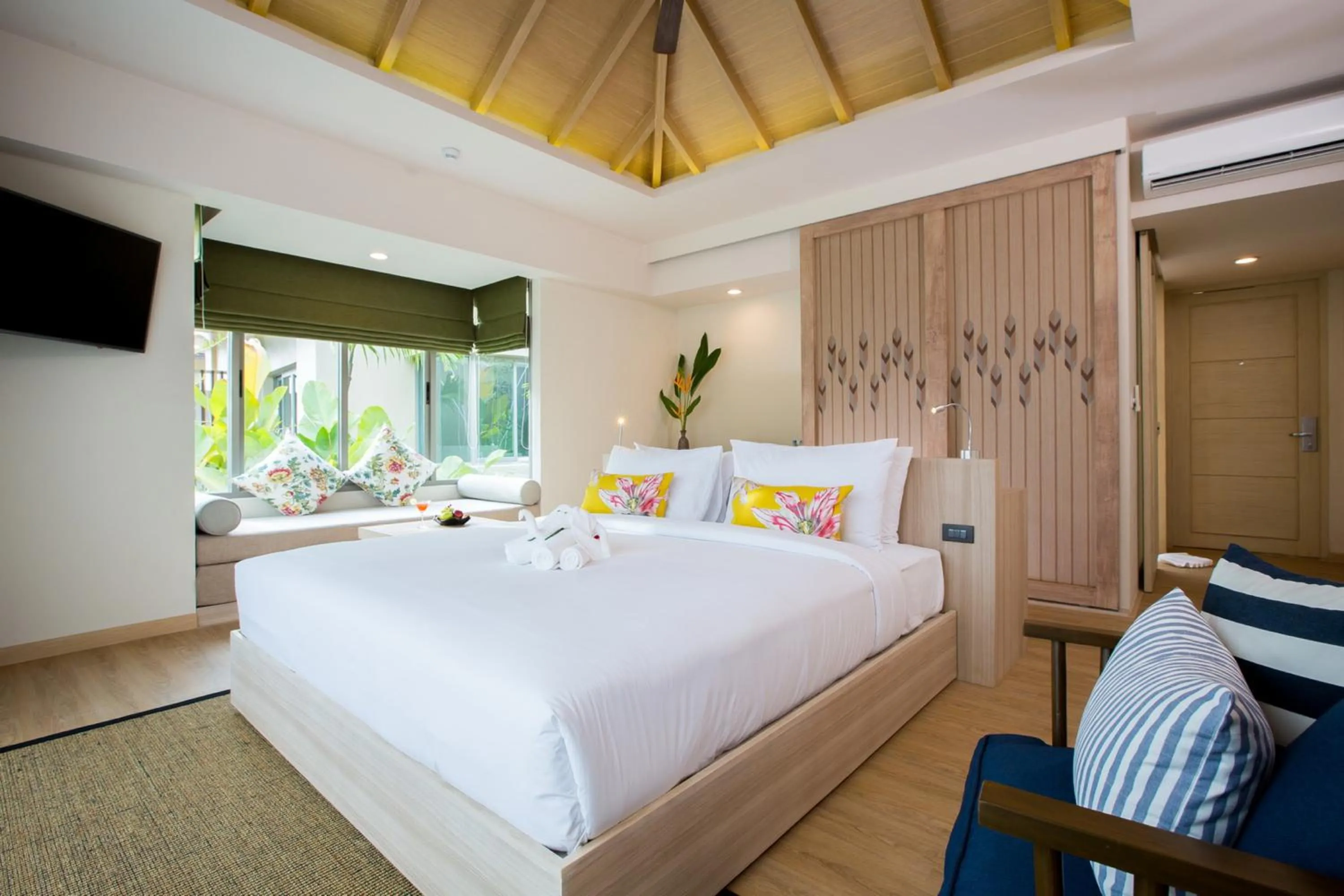Seapearl Private Pool Access in Mandarava Resort and Spa, Karon Beach