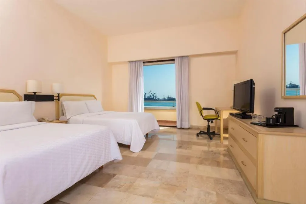 Deluxe View Plus, 2 Double in Fiesta Inn Veracruz Malecon