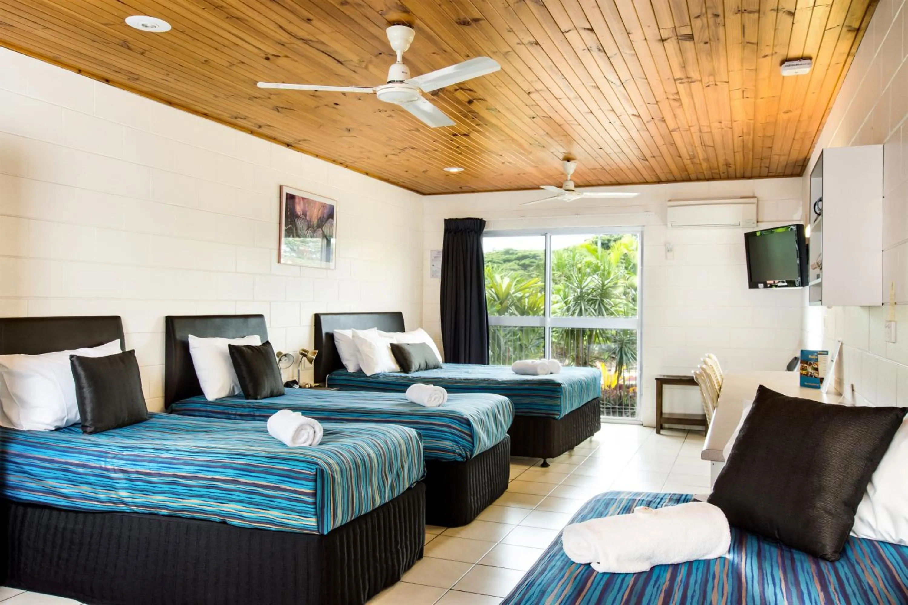 Family Room in Barrier Reef Motel Innisfail