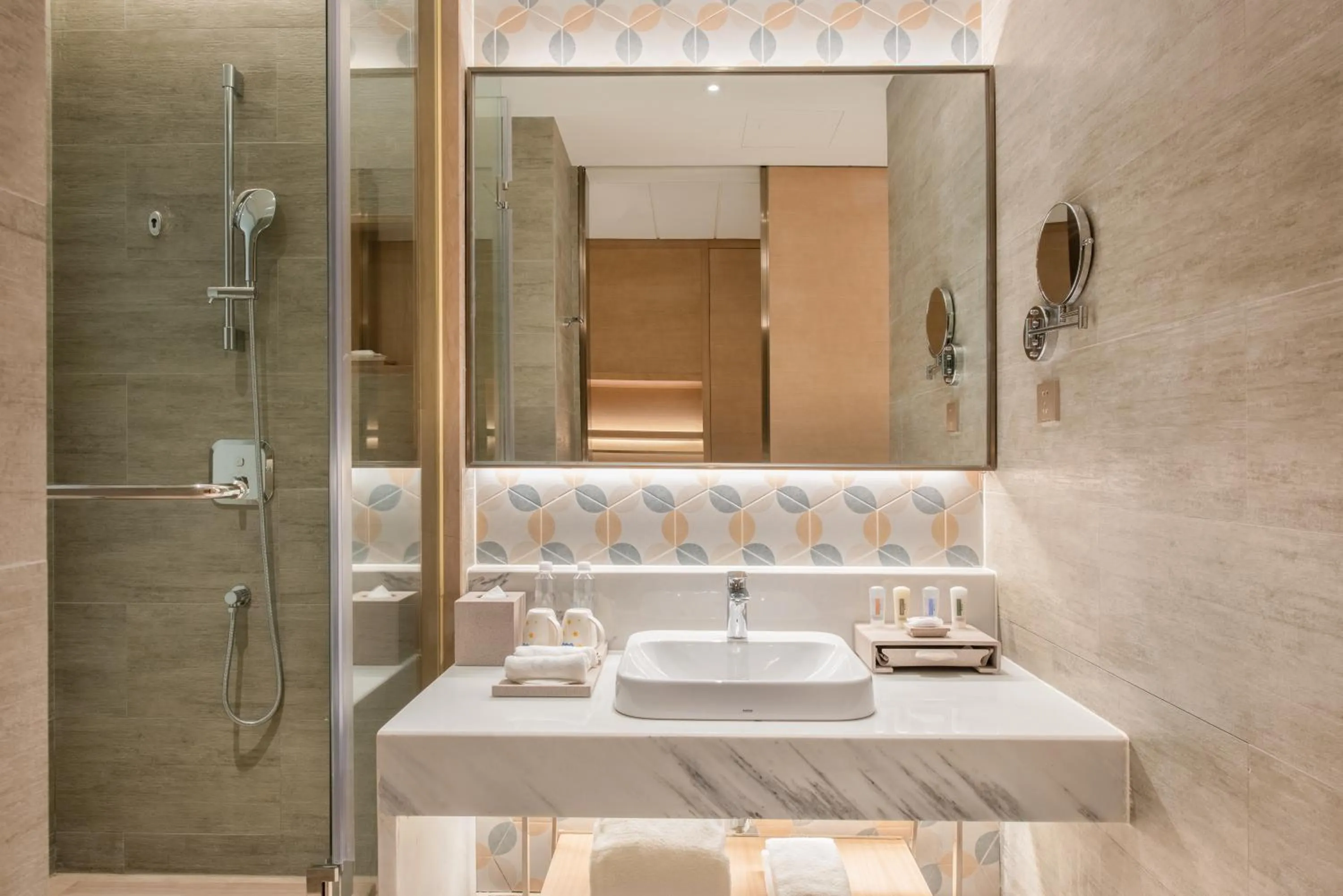 Standard Double Room with Two Double Beds in Holiday Inn Resort Yichun Mingyue Mountain by IHG