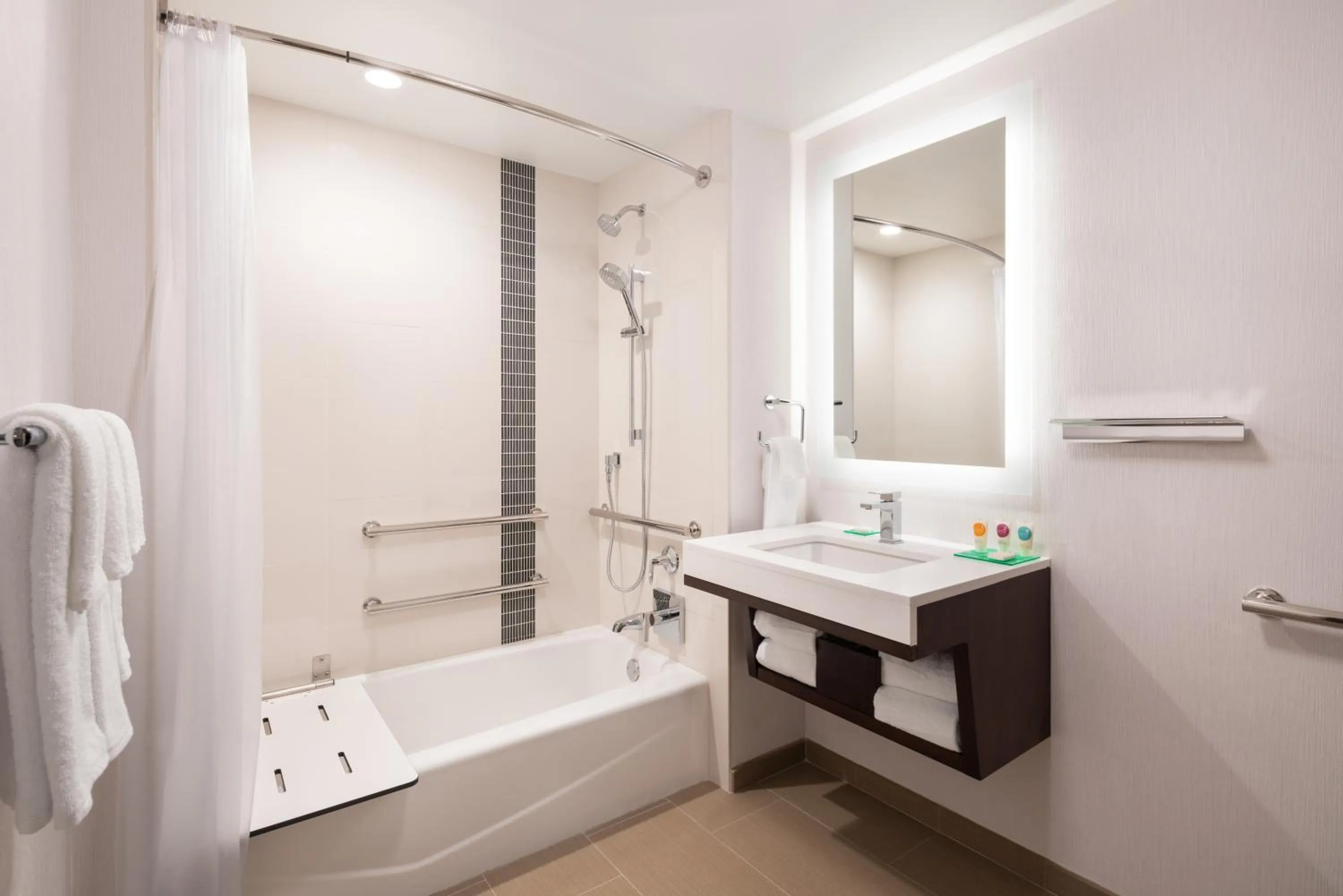Queen Room with Two Queen Beds and Accessible Tub in Hyatt Place San Francisco/Downtown