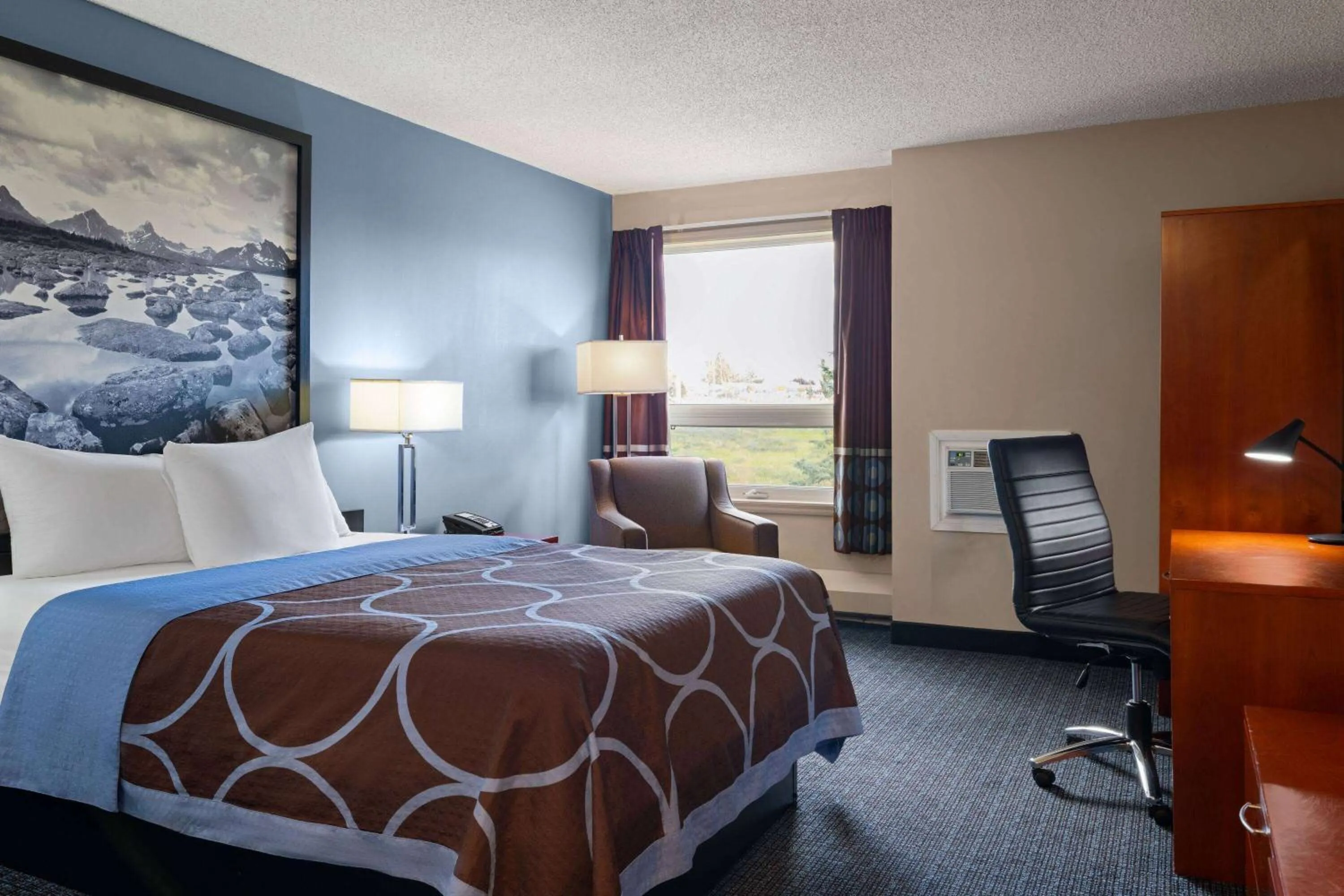 Queen Room - Non-Smoking in Super 8 by Wyndham Sherwood Park/Edmonton Area