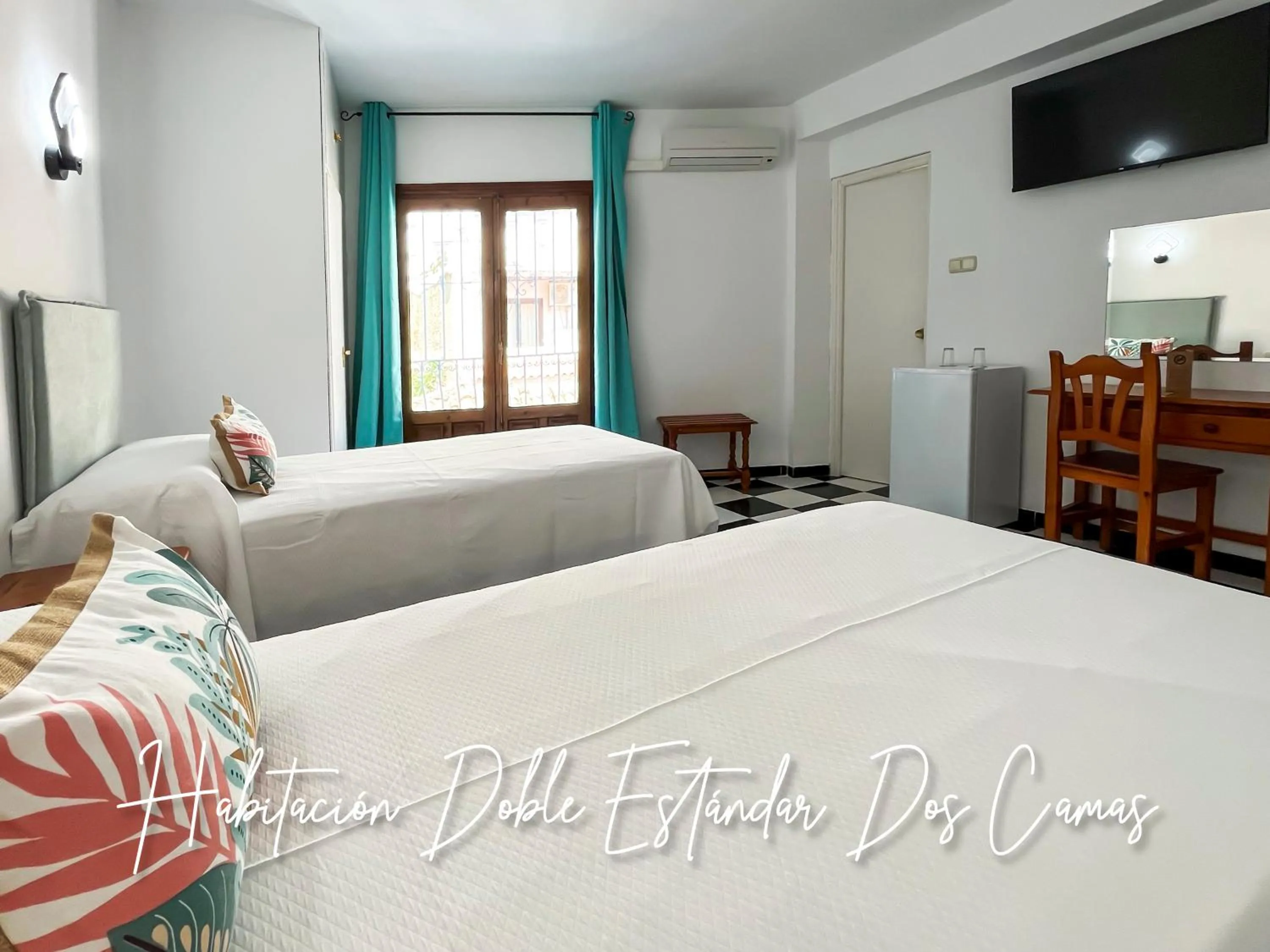 Standard Twin Room in Micaela Charming Hostal