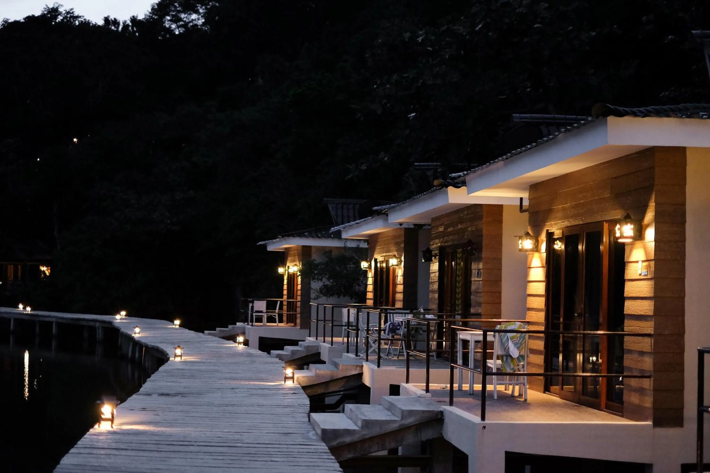 Premium Lakeside Cabanas in Tugawe Cove Resort